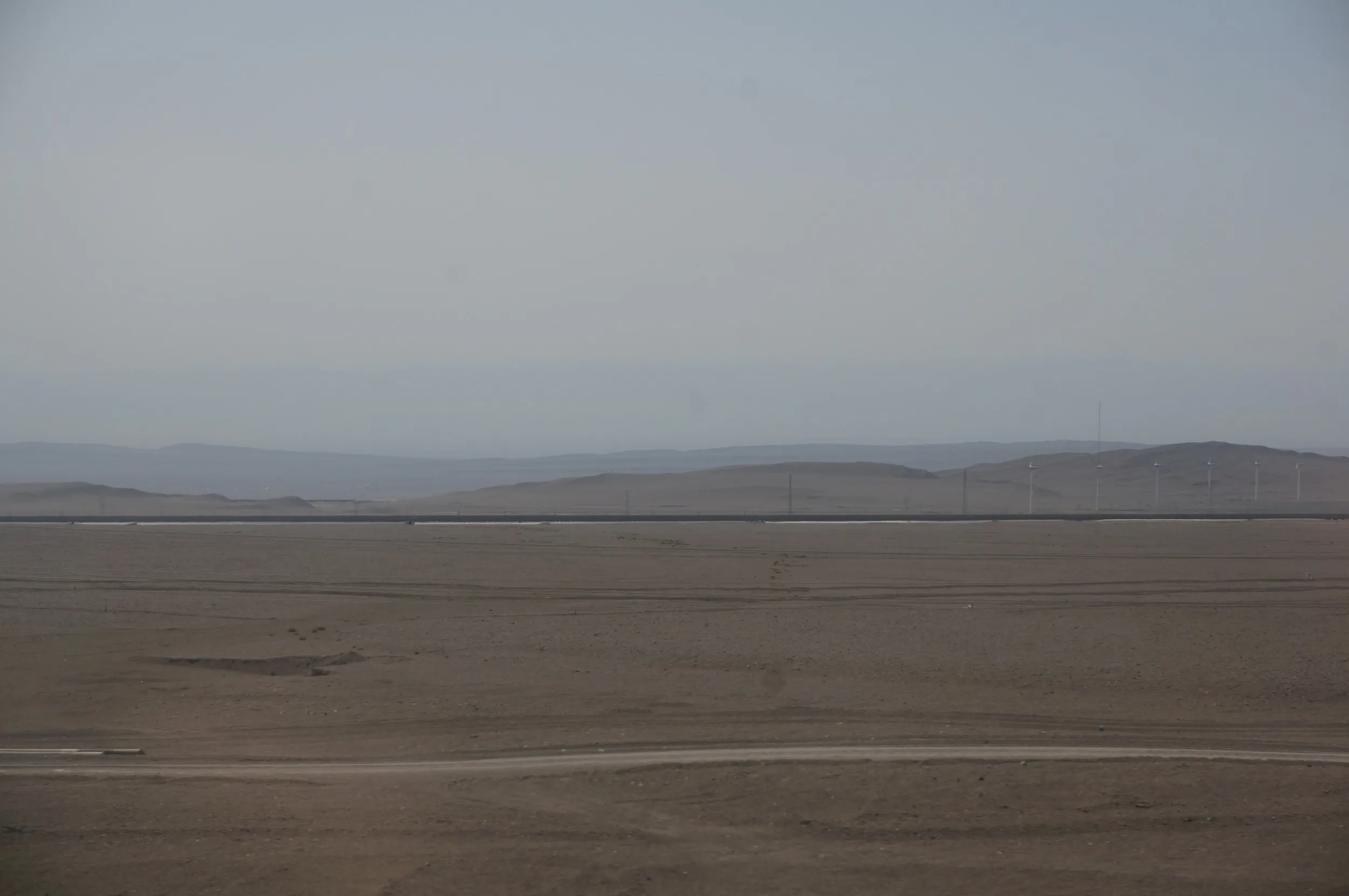 トルファン～ウルムチ間の車窓風景
