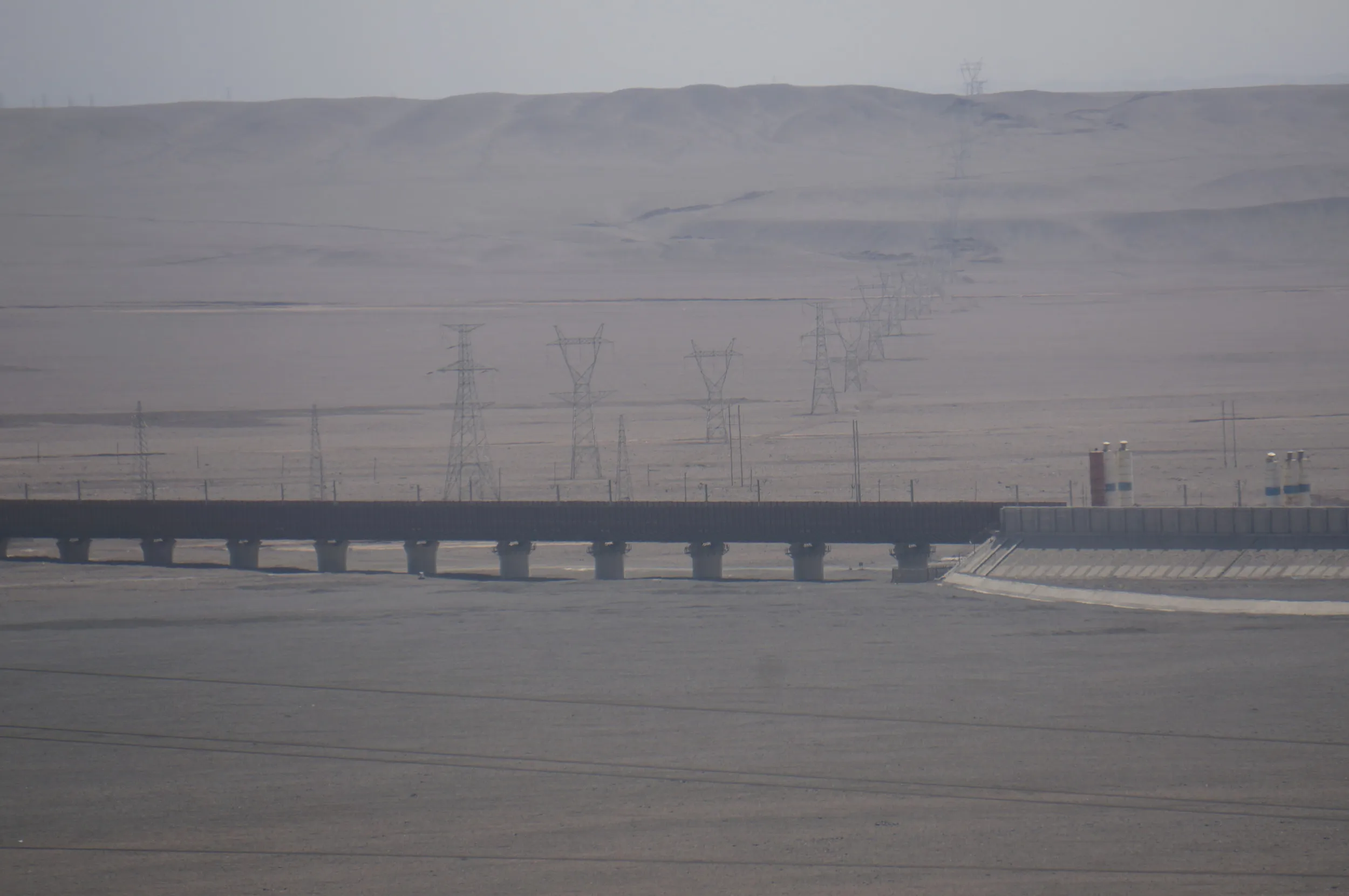 トルファン～ウルムチ間の車窓風景