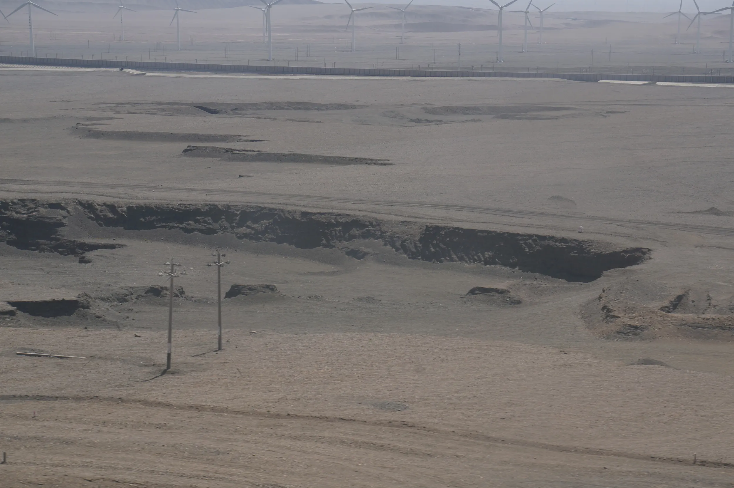トルファン～ウルムチ間の車窓風景