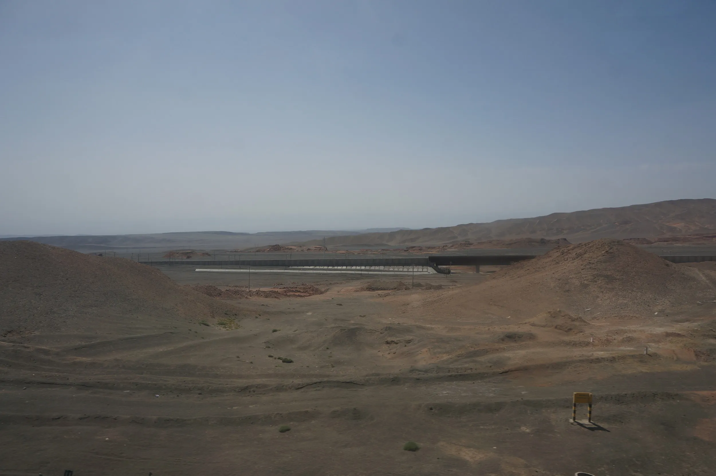 トルファン～ウルムチ間の車窓風景
