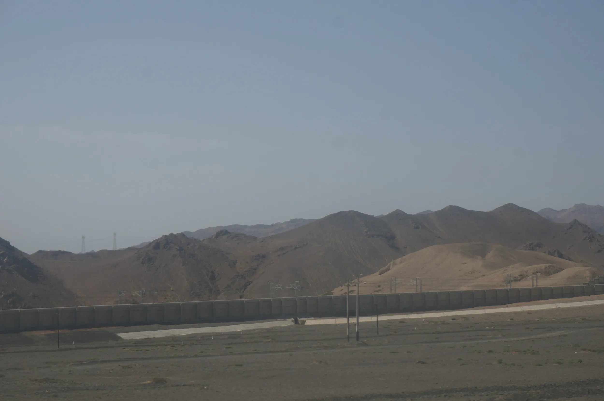 トルファン～ウルムチ間の車窓風景