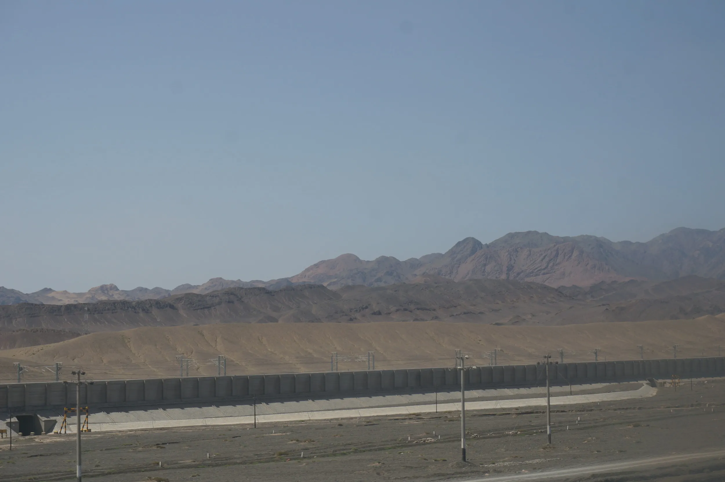 トルファン～ウルムチ間の車窓風景