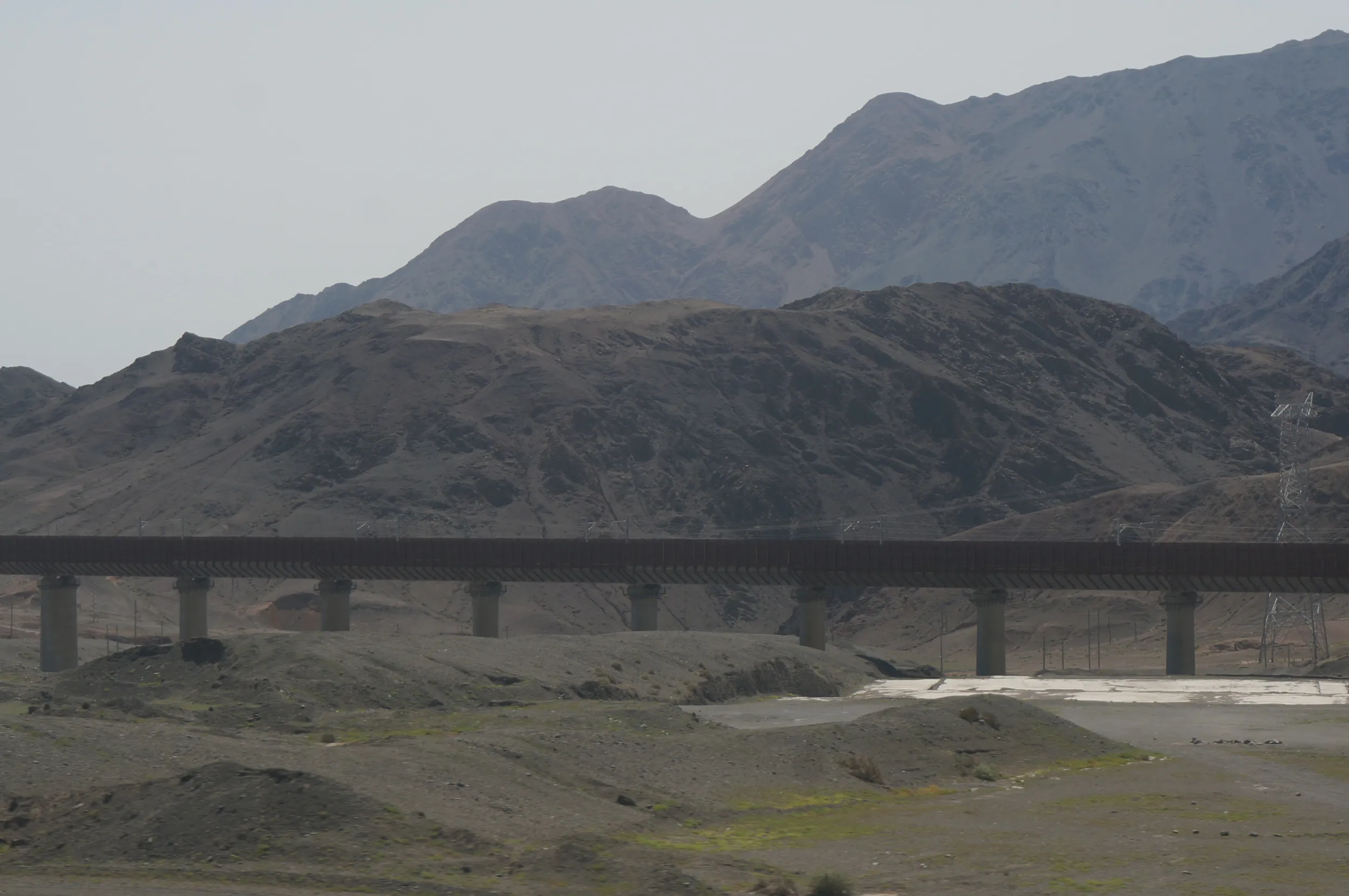 トルファン～ウルムチ間の車窓風景