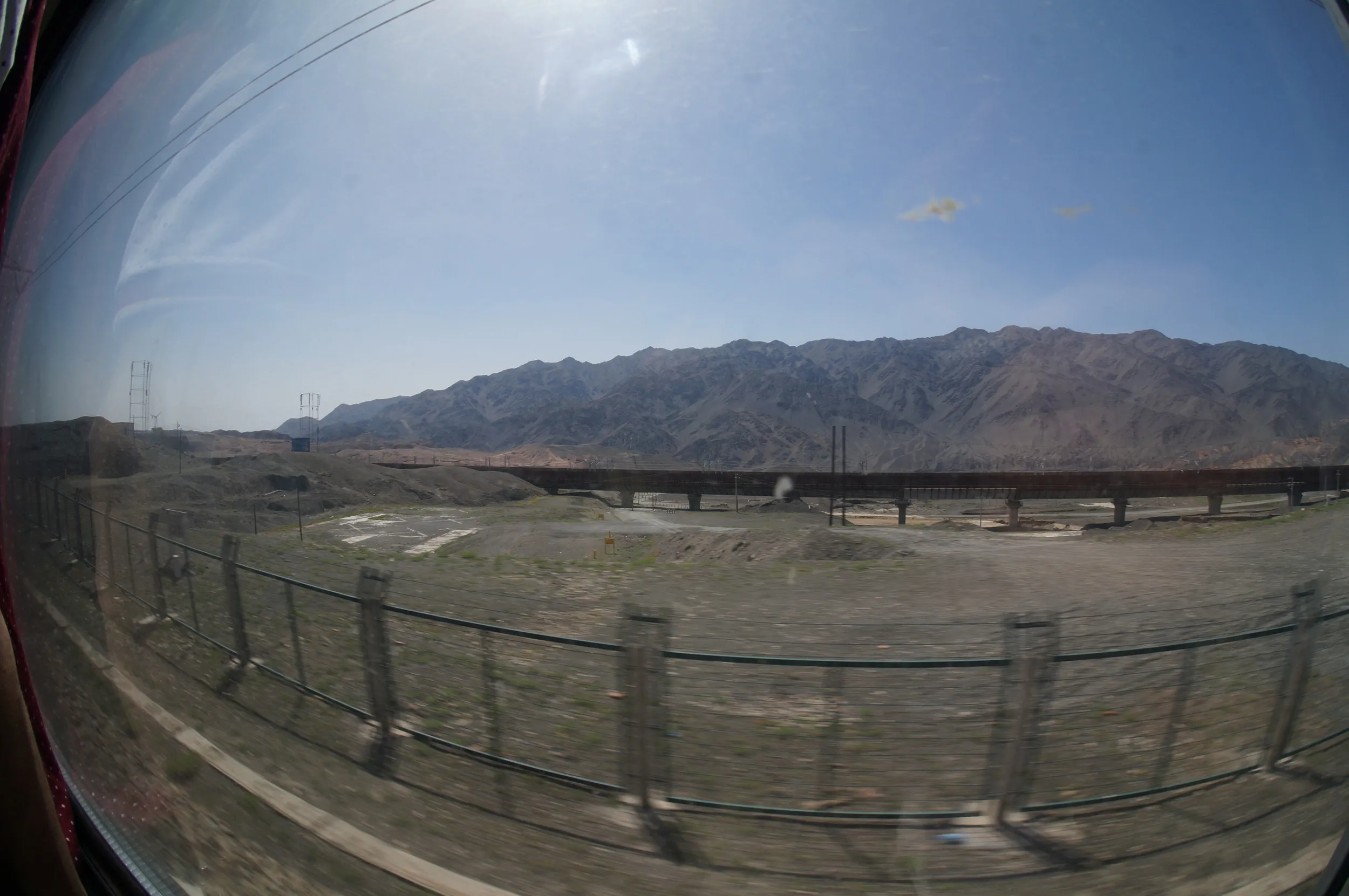 トルファン～ウルムチ間の車窓風景