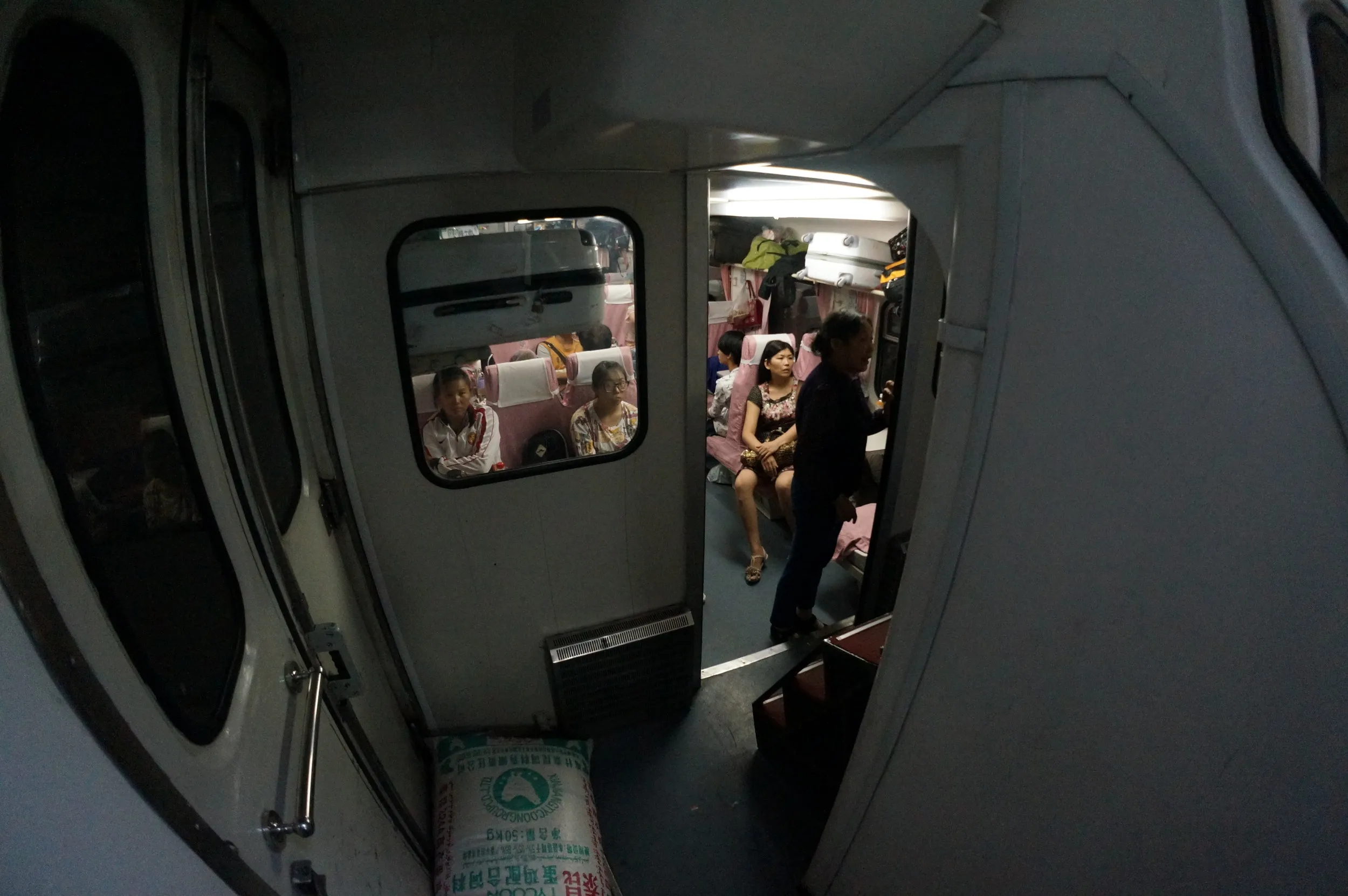 トルファン～ウルムチ間の車窓風景