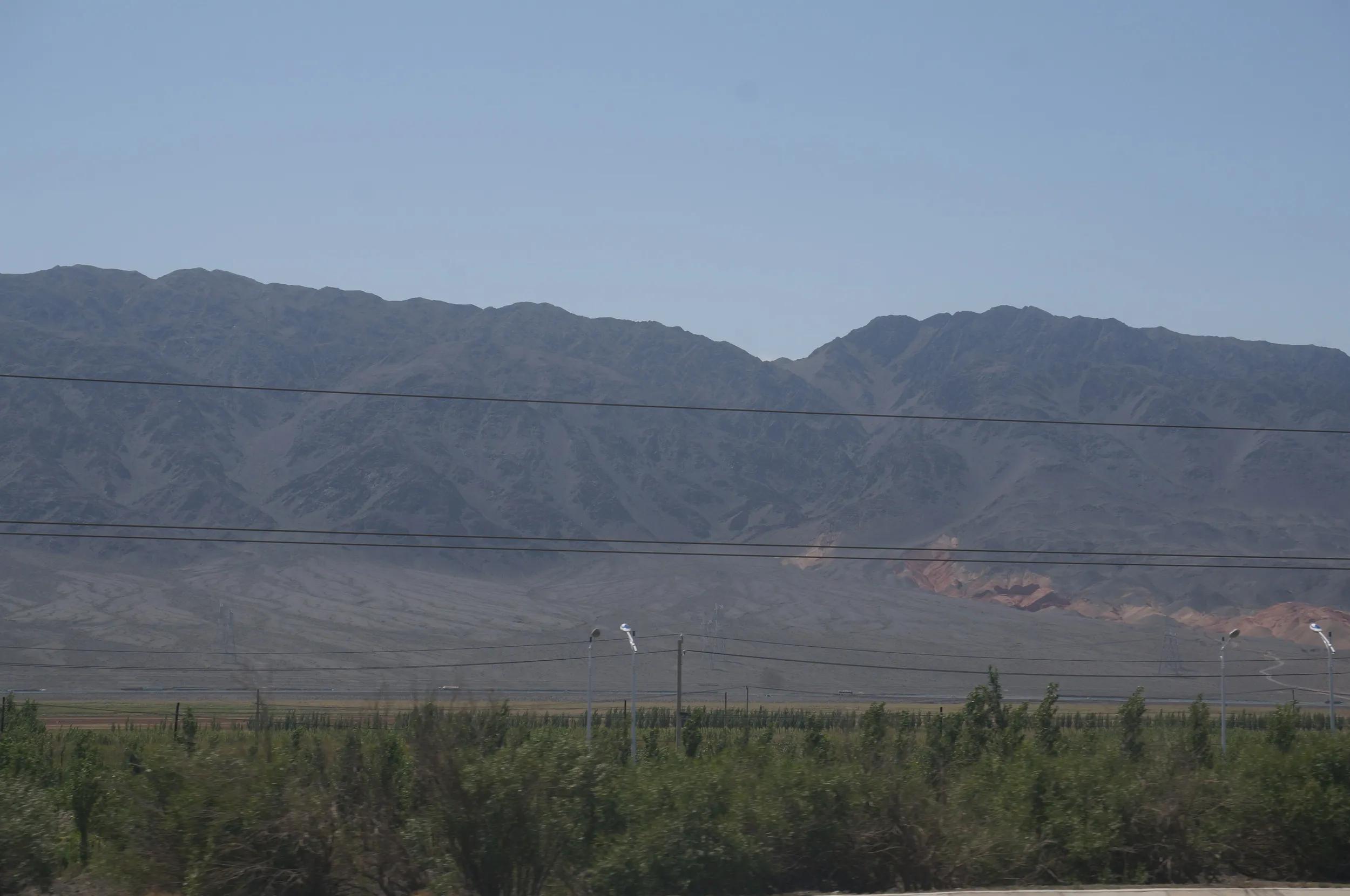 トルファン～ウルムチ間の車窓風景