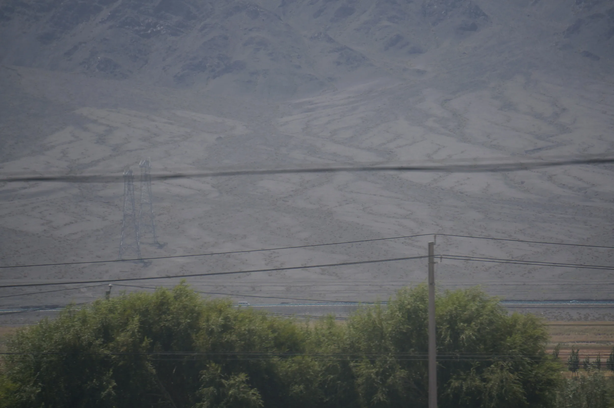 トルファン～ウルムチ間の車窓風景