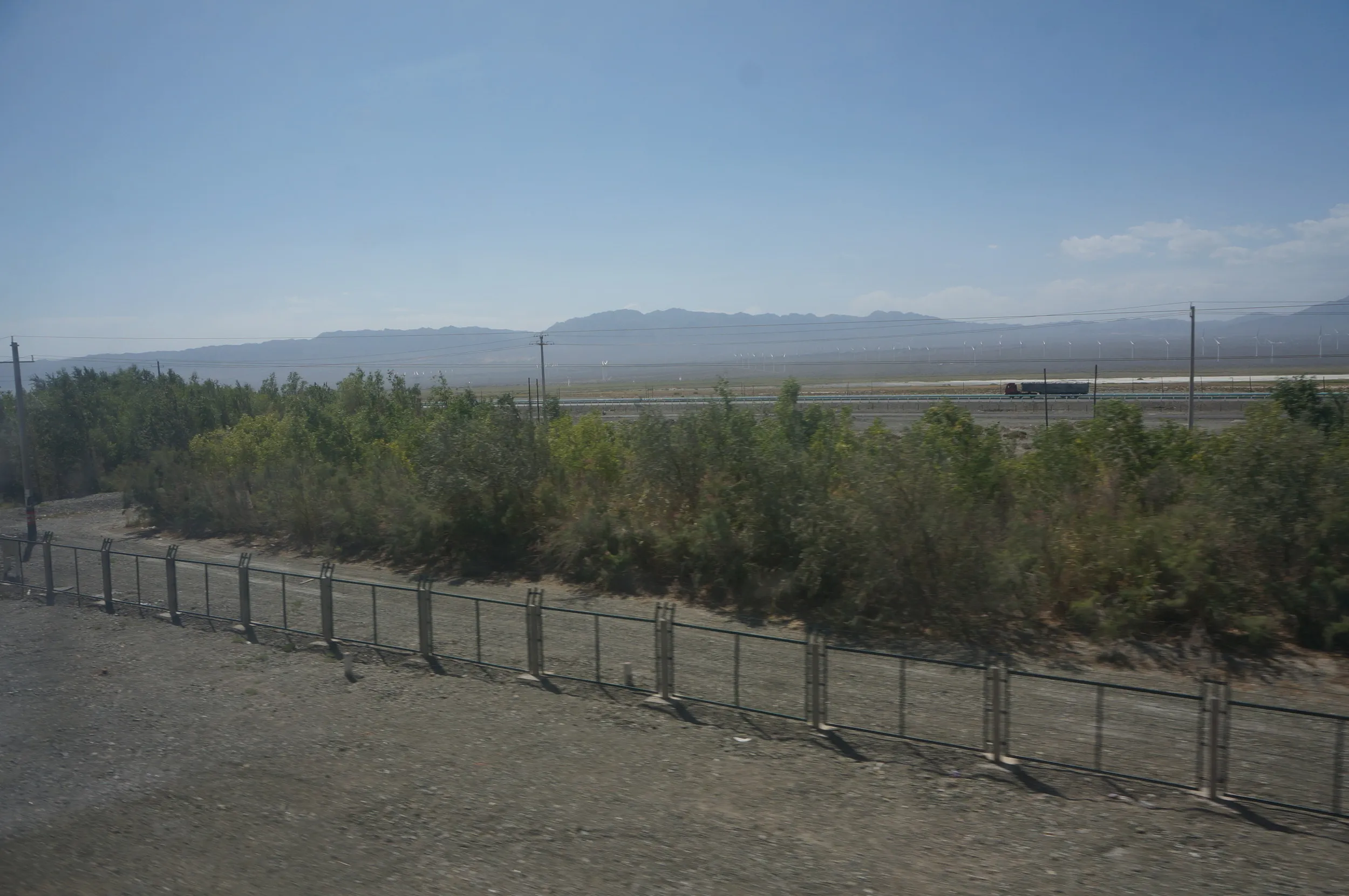 トルファン～ウルムチ間の車窓風景