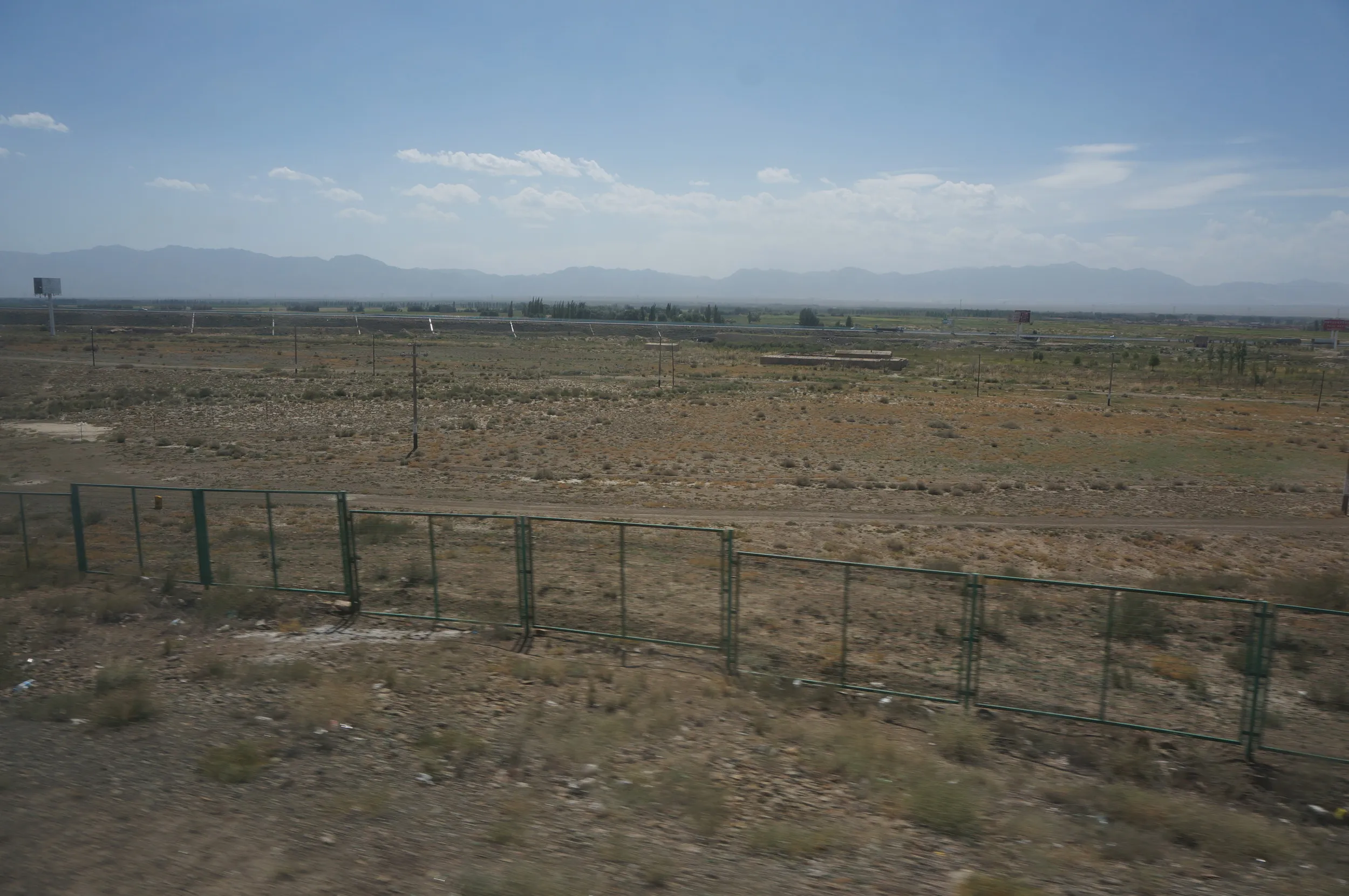トルファン～ウルムチ間の車窓風景