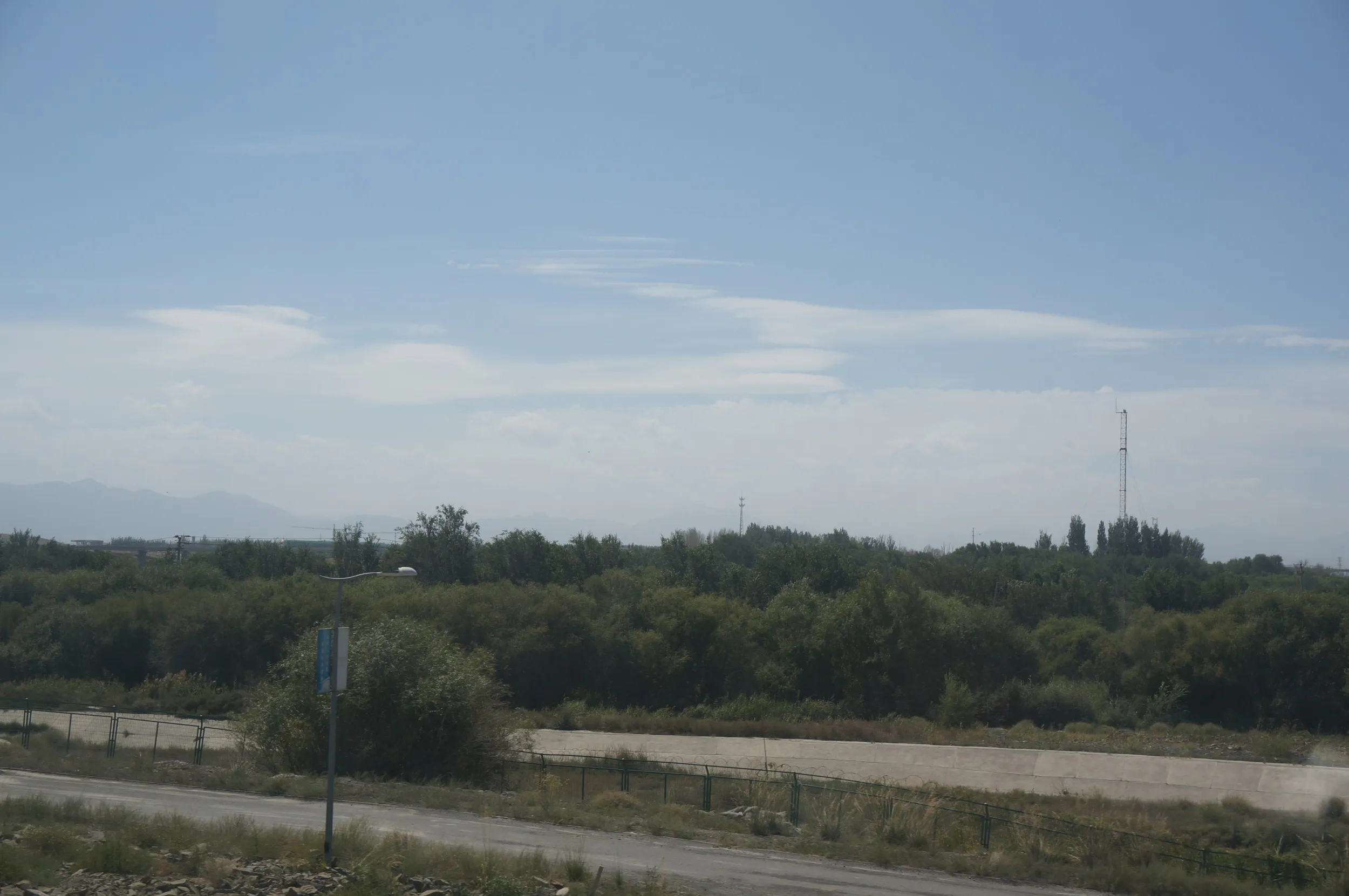 トルファン～ウルムチ間の車窓風景