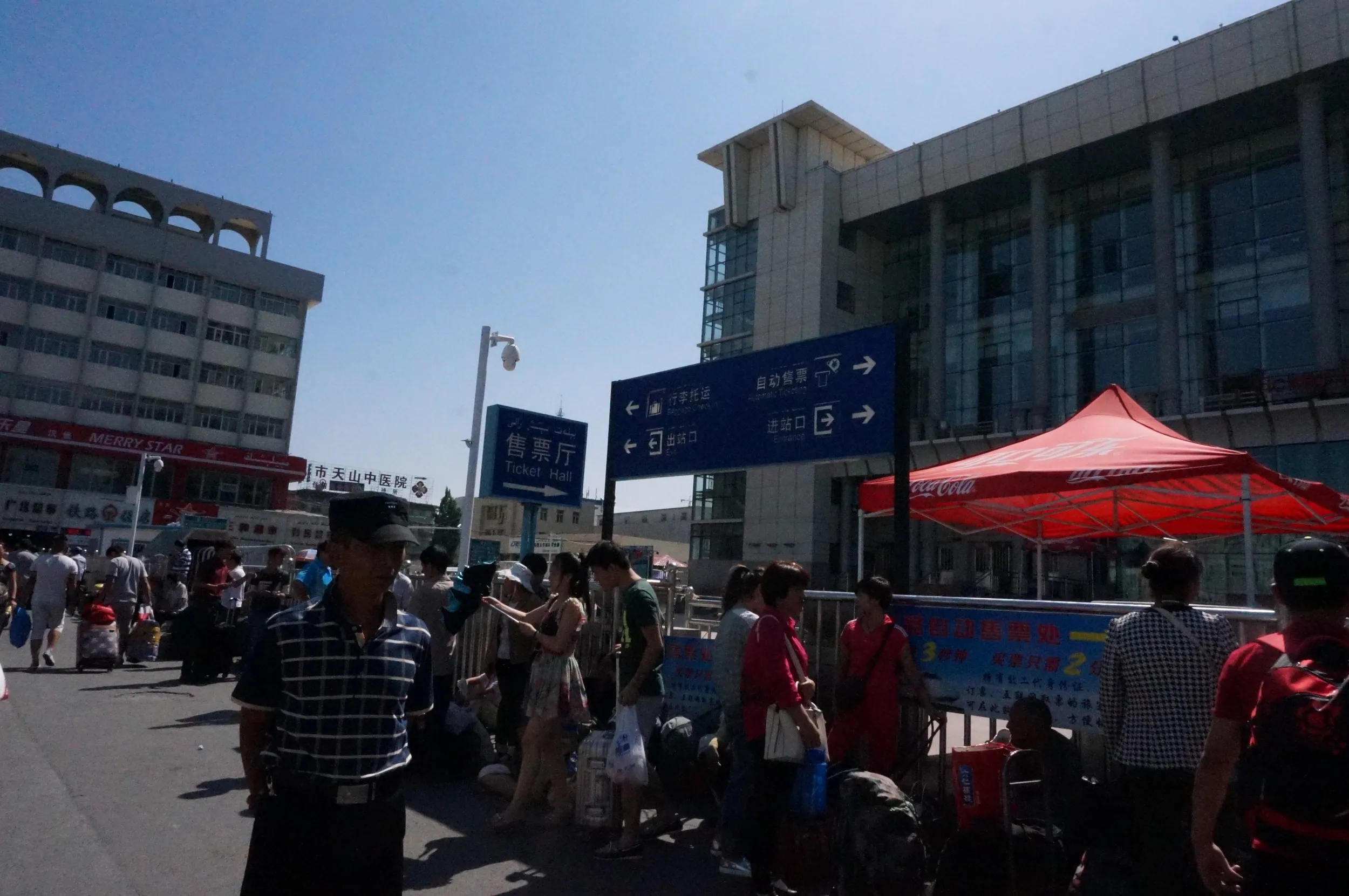 ウルムチ南駅周辺の風景