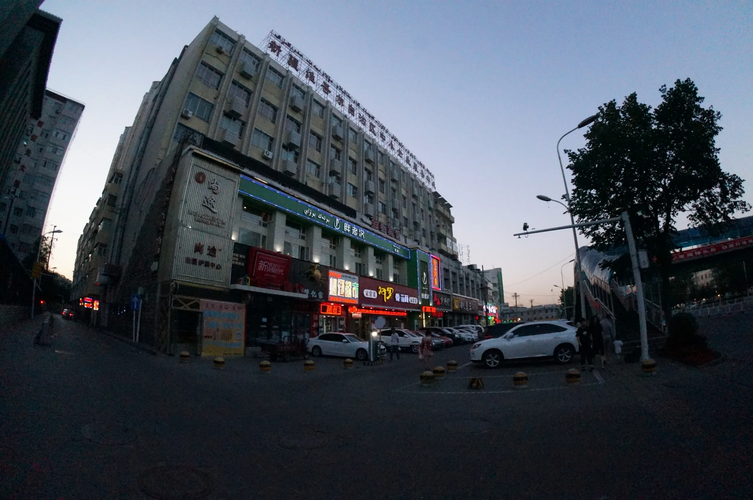トマト麺専門店で夕食
