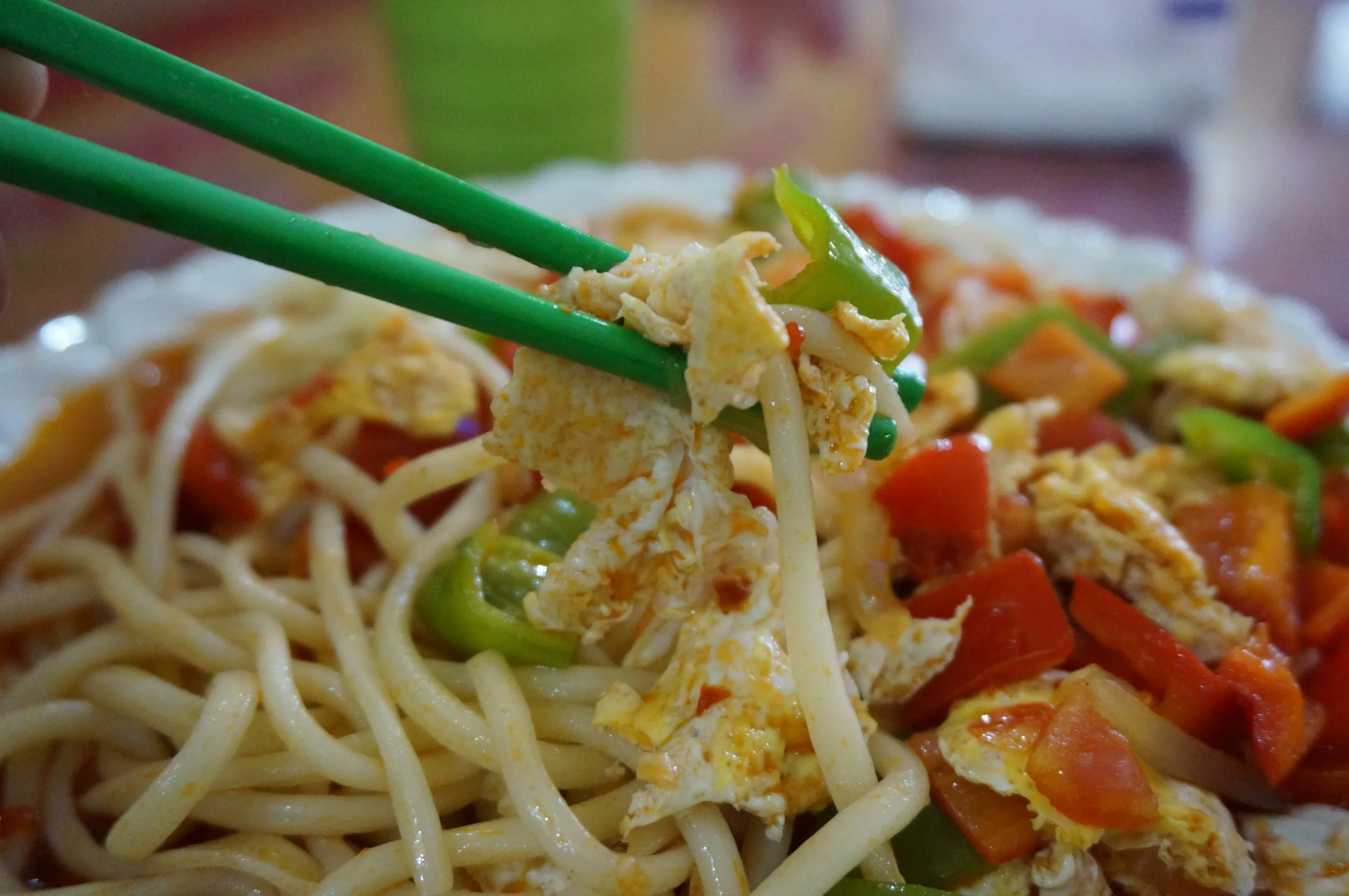 卵とトマト炒めのぶっかけ麺を食す