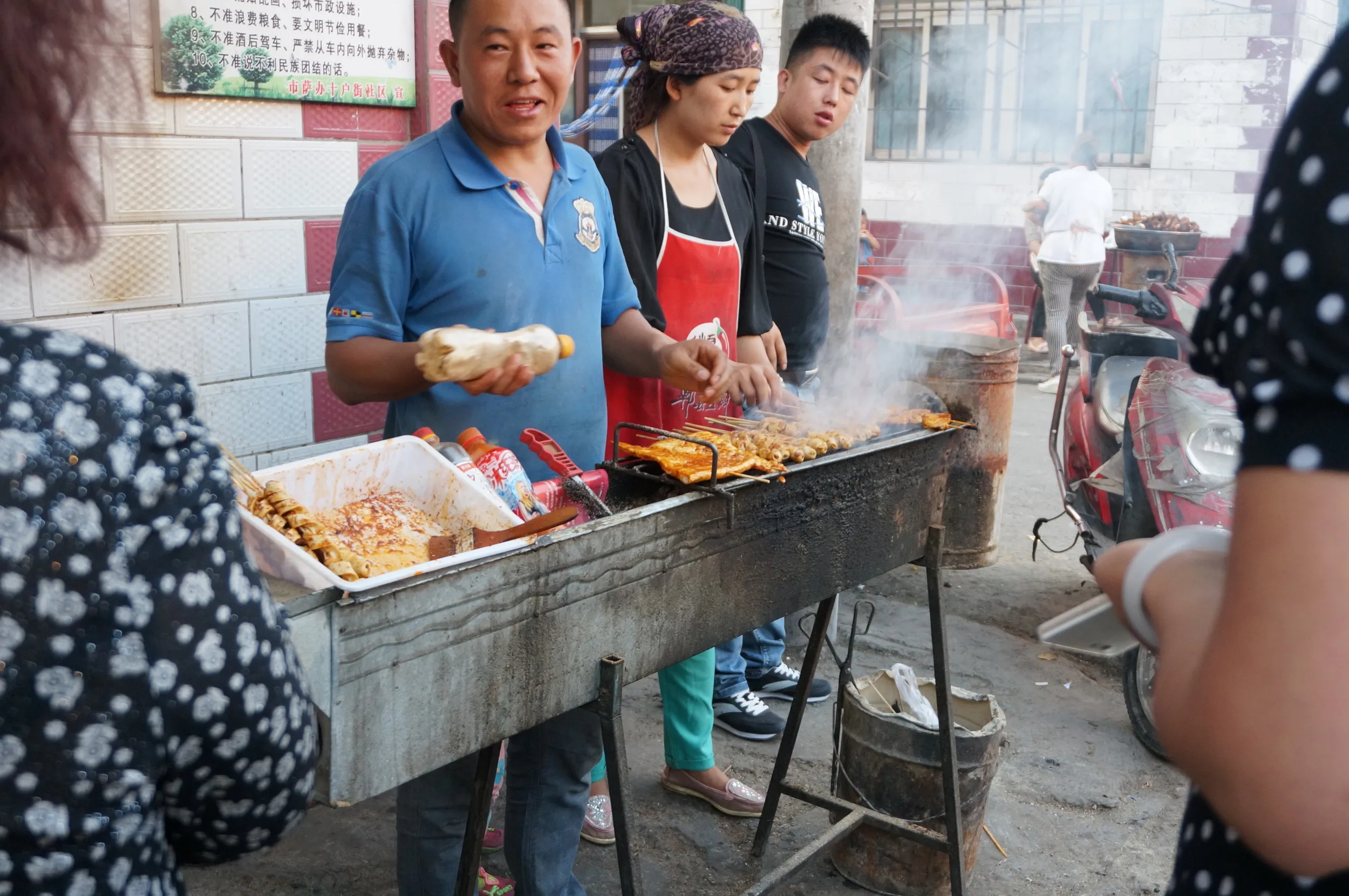 軍墾路便民市場の串焼きの屋台