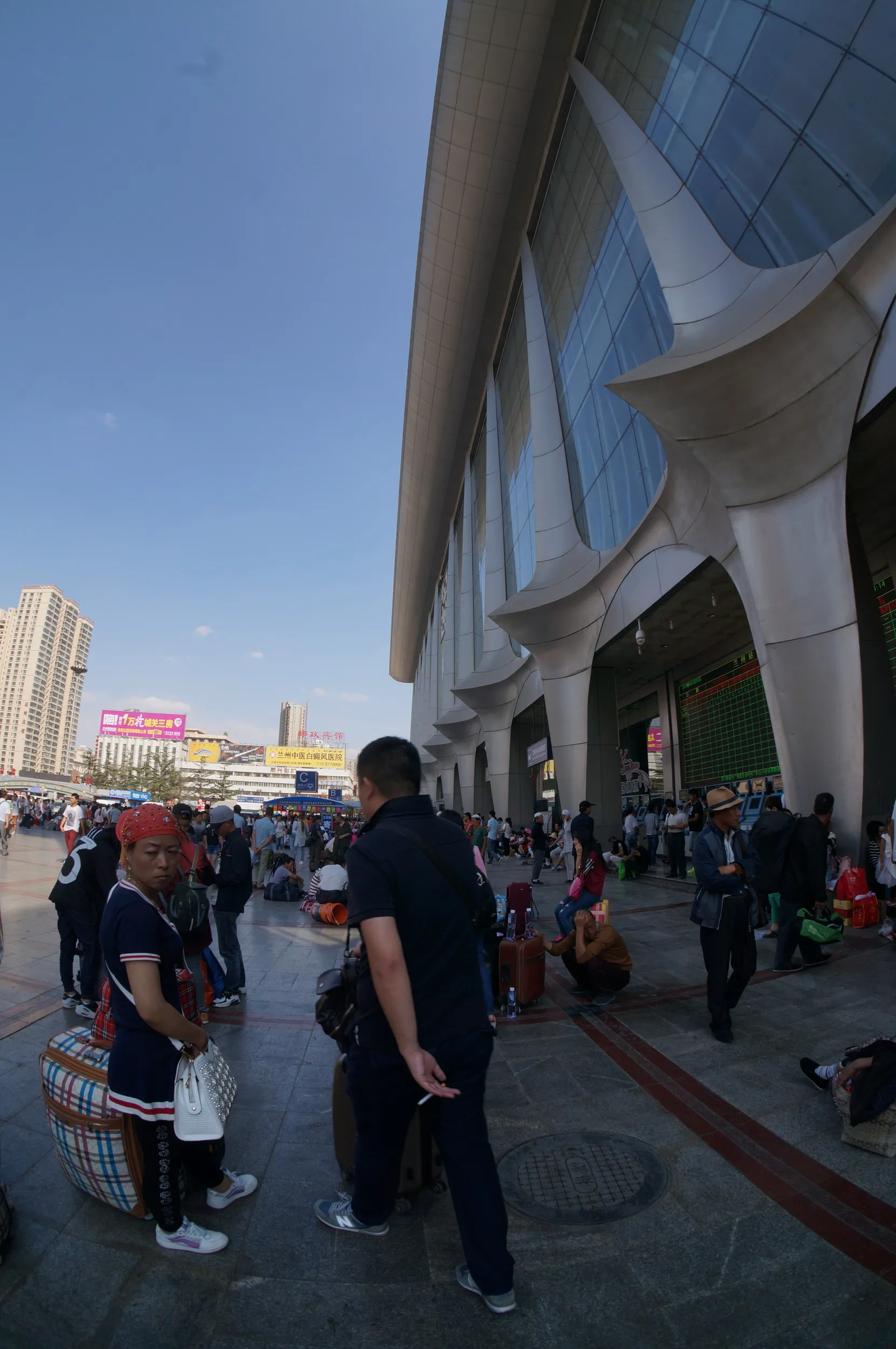 蘭州駅を見て中国に戻って来たという安堵感を初めて実感出来た