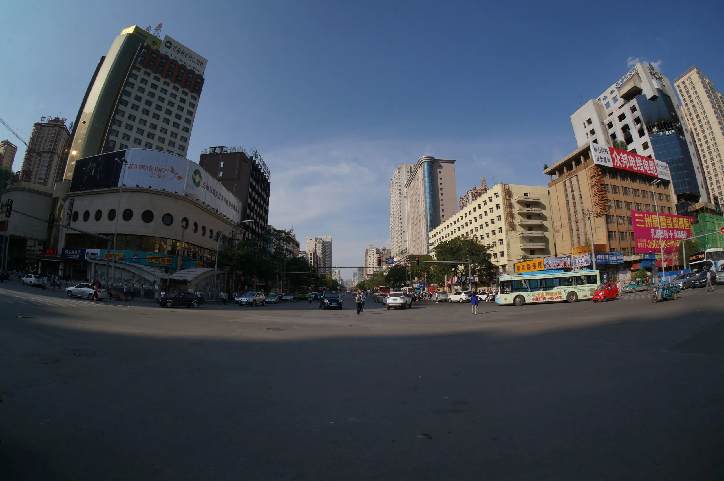 蘭州駅と周辺の風景