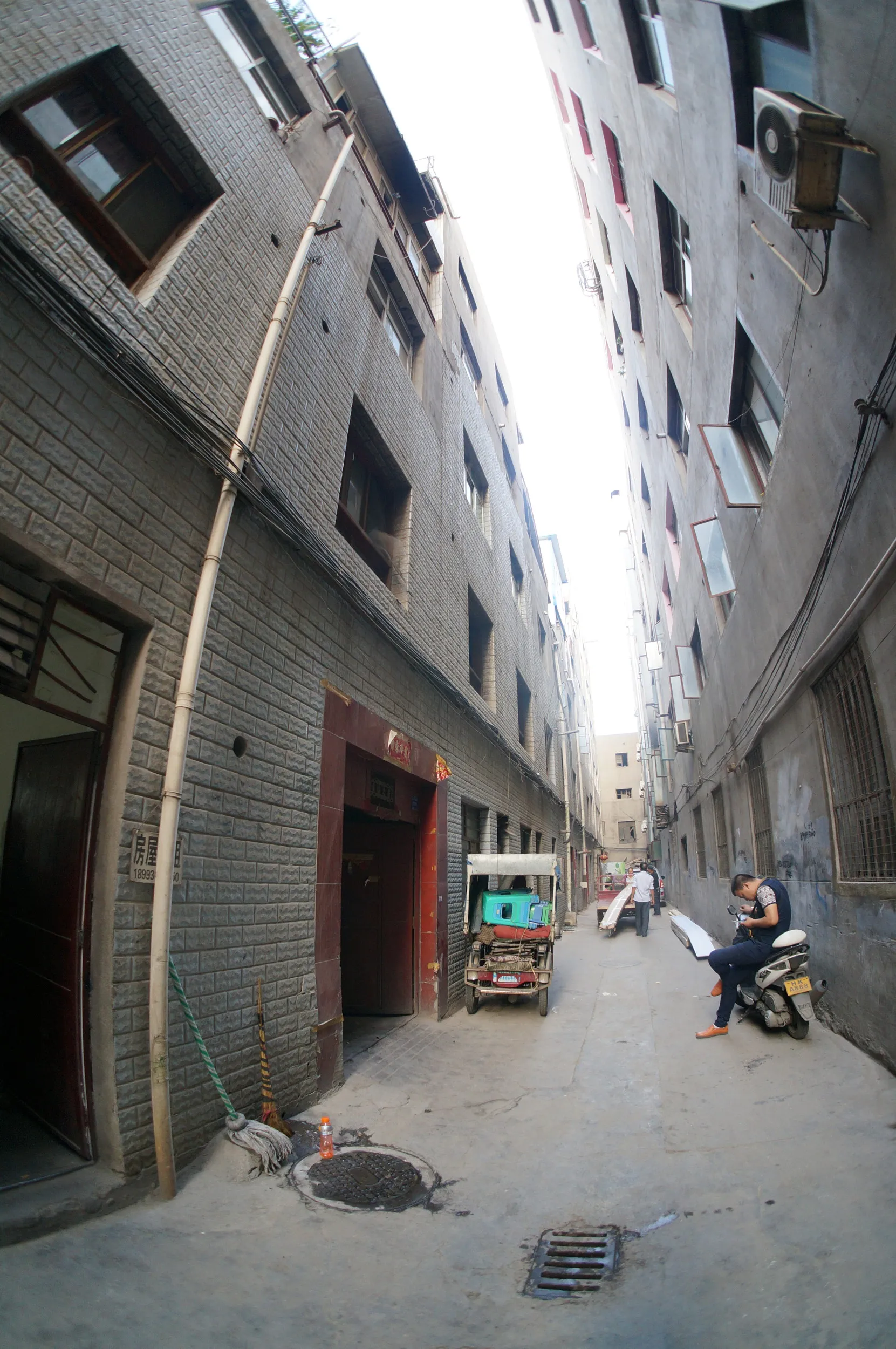 ユースホステルのある路地裏