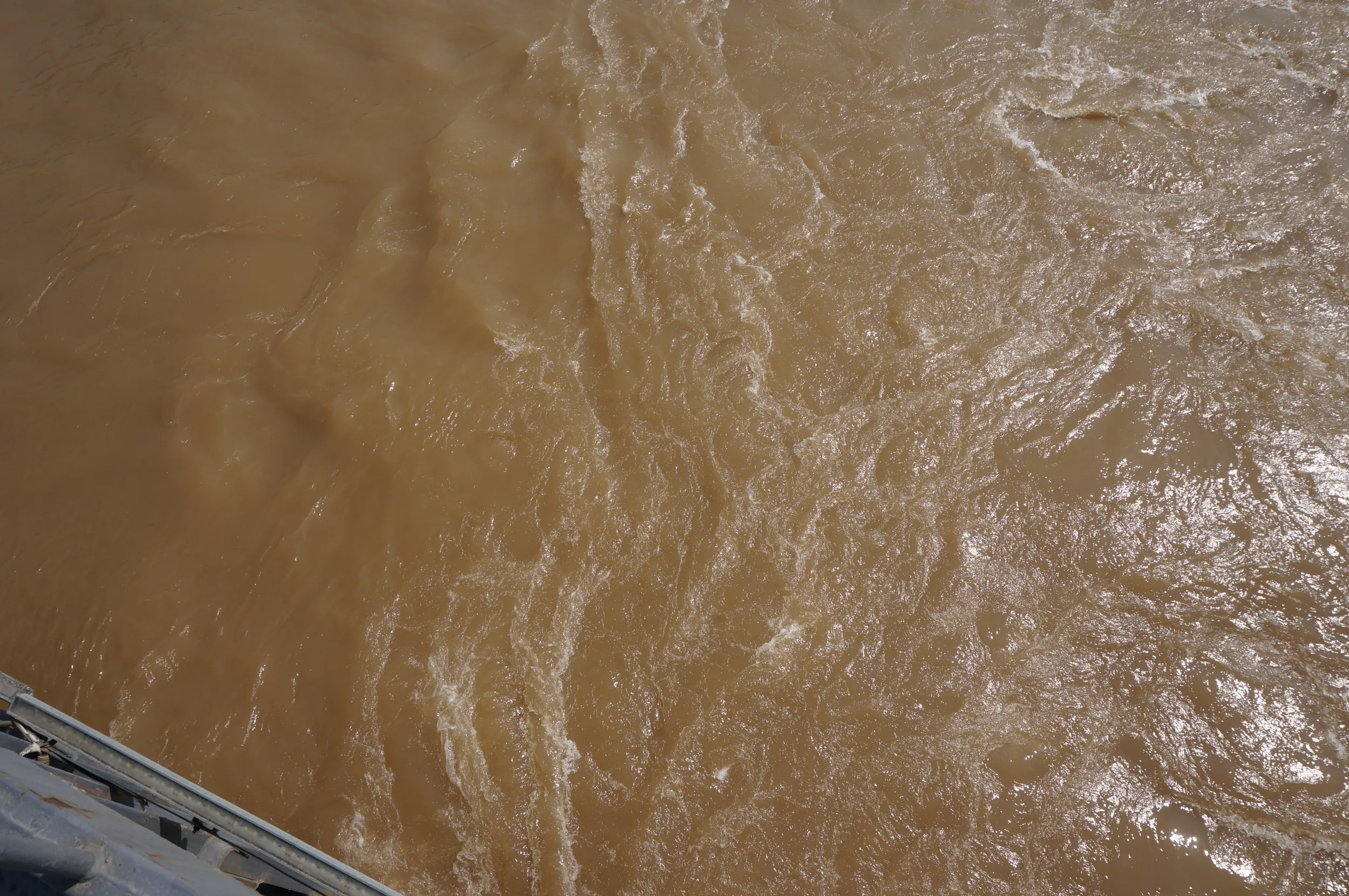 中山橋から黄河を眺める