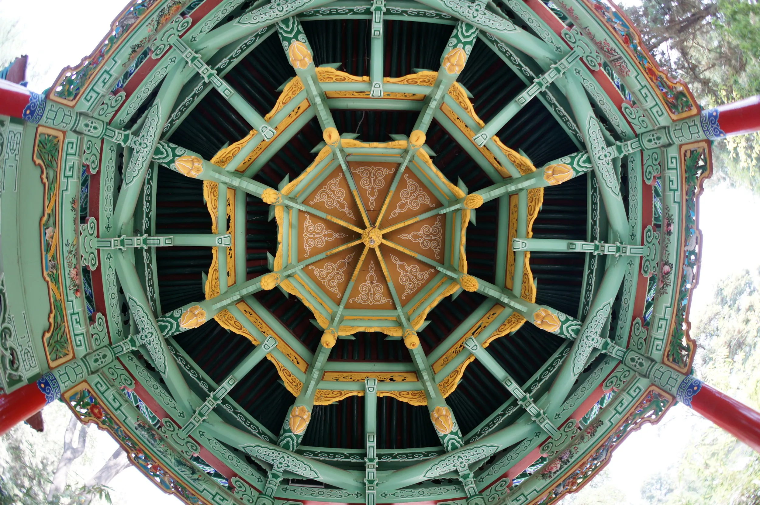 白塔山公園の回廊