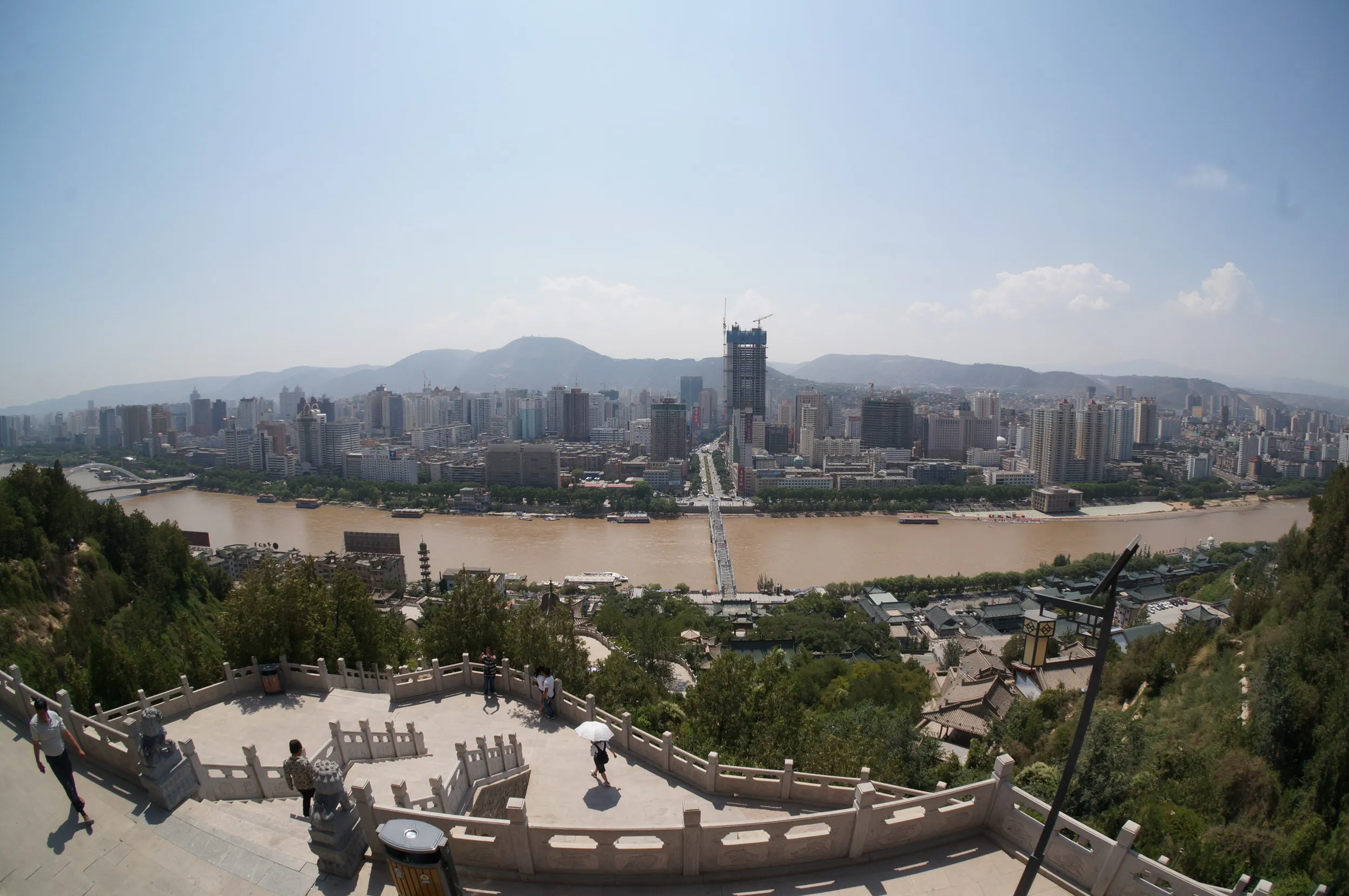 黄河と中山橋、蘭州市内を撮影