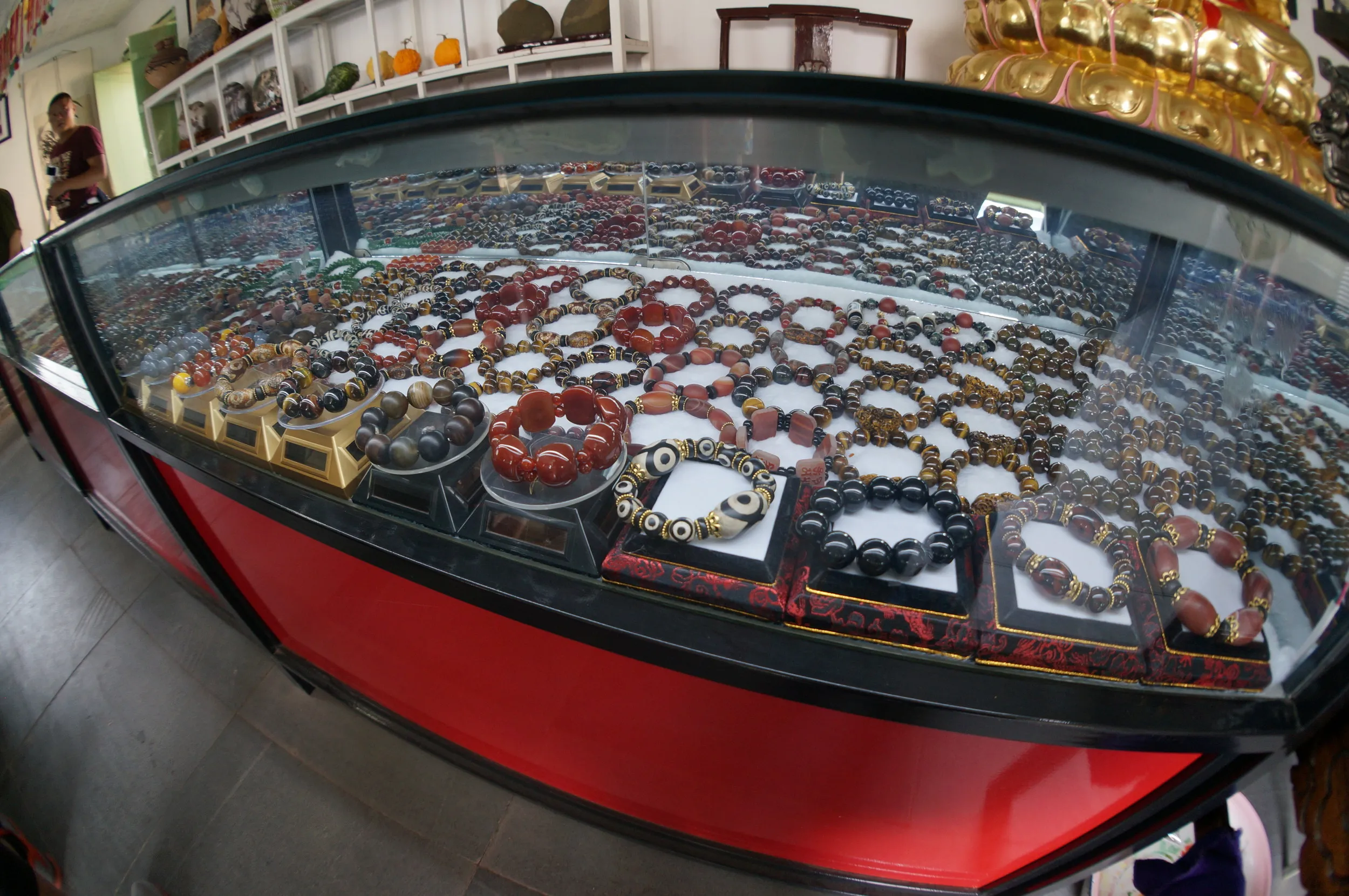 白塔傍のお土産屋