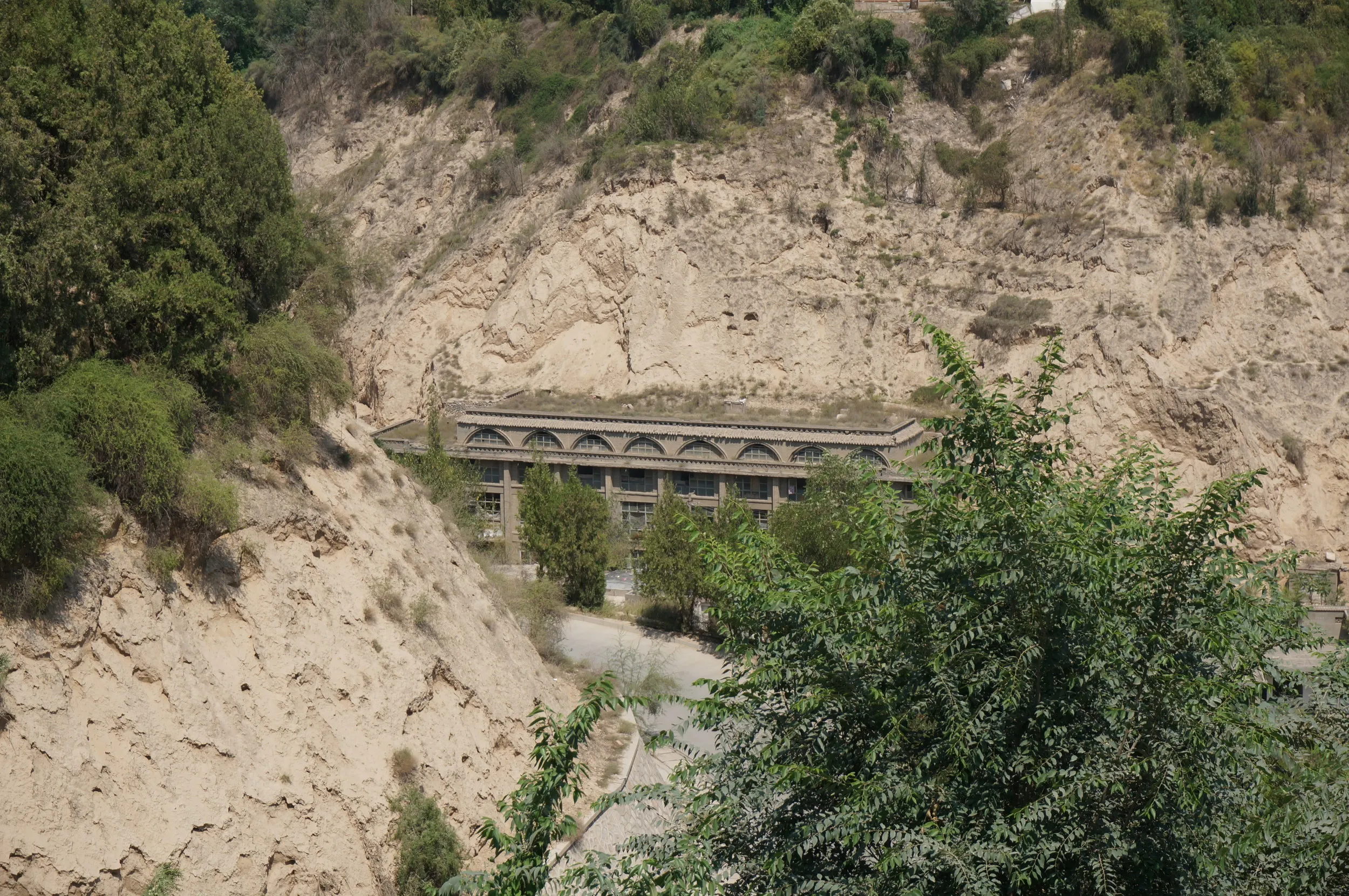 白塔周辺の山の風景