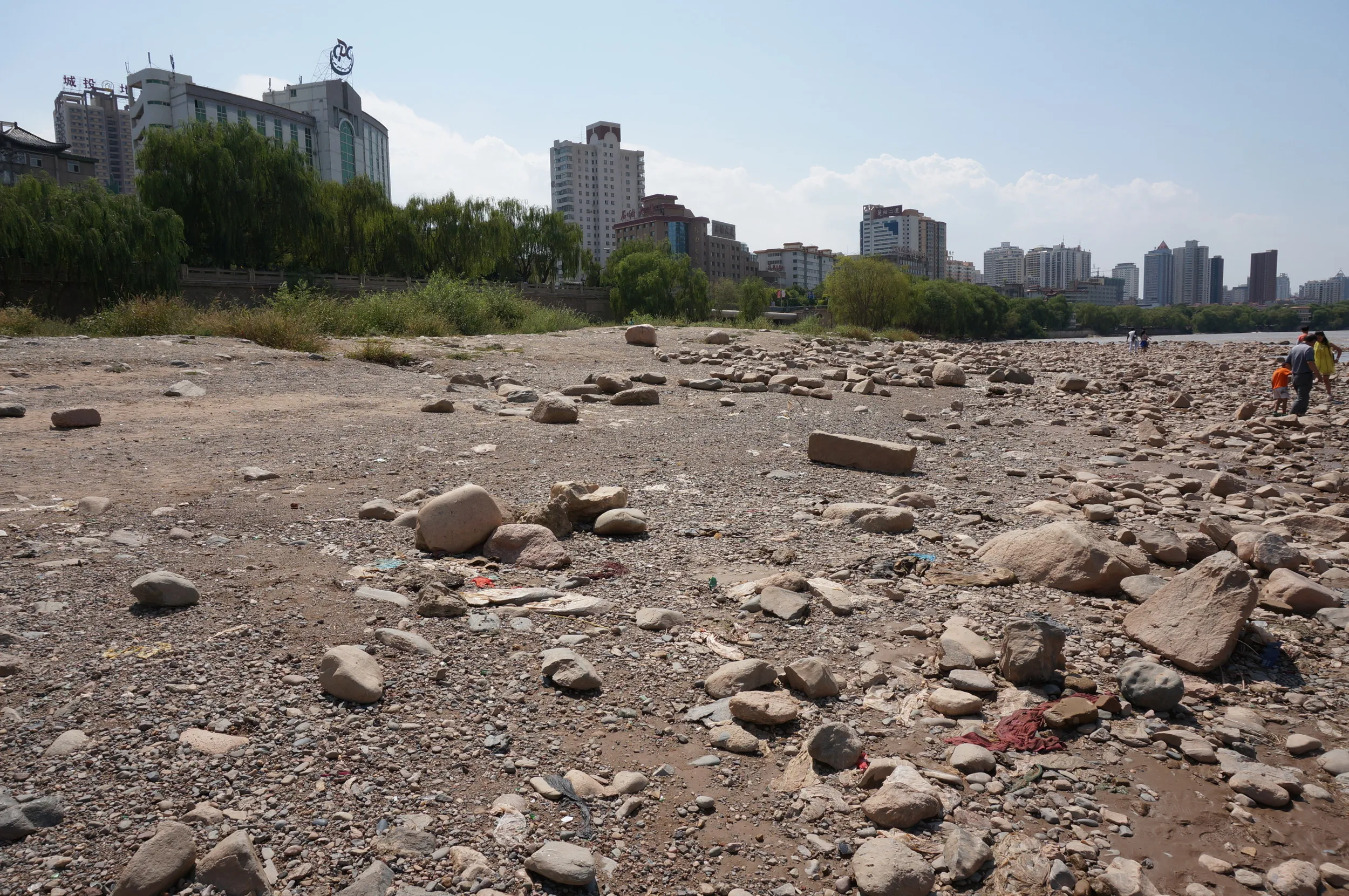 黄河の河原をまったり散歩