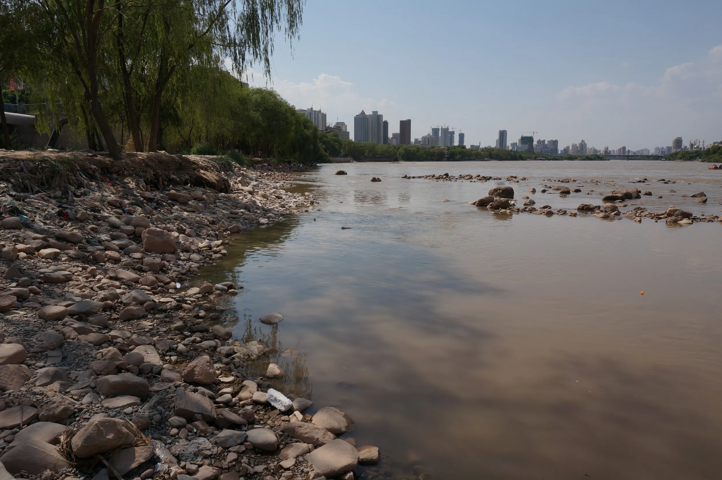 黄河の河原をまったり散歩