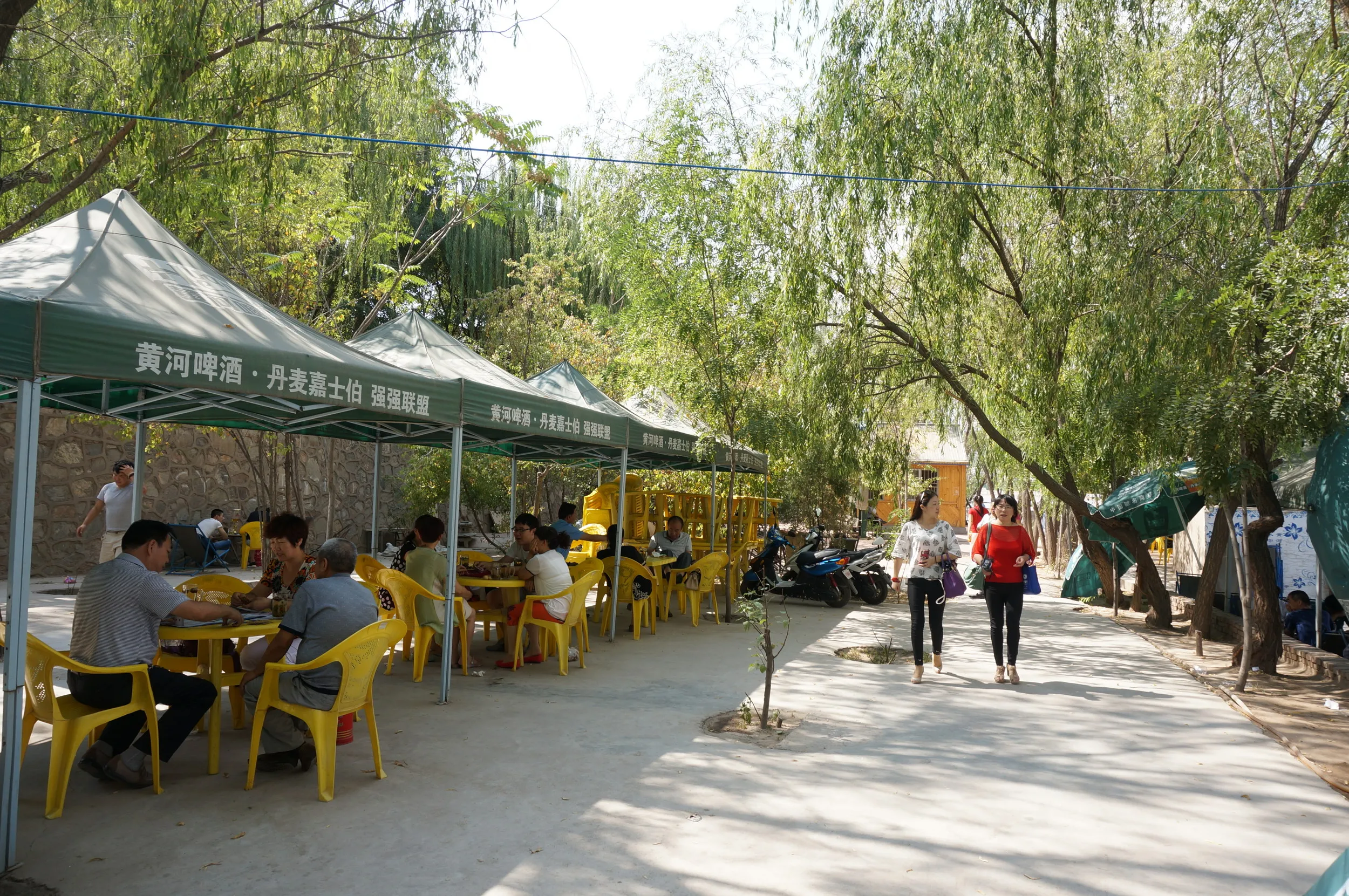 黄河母親像へ向かう