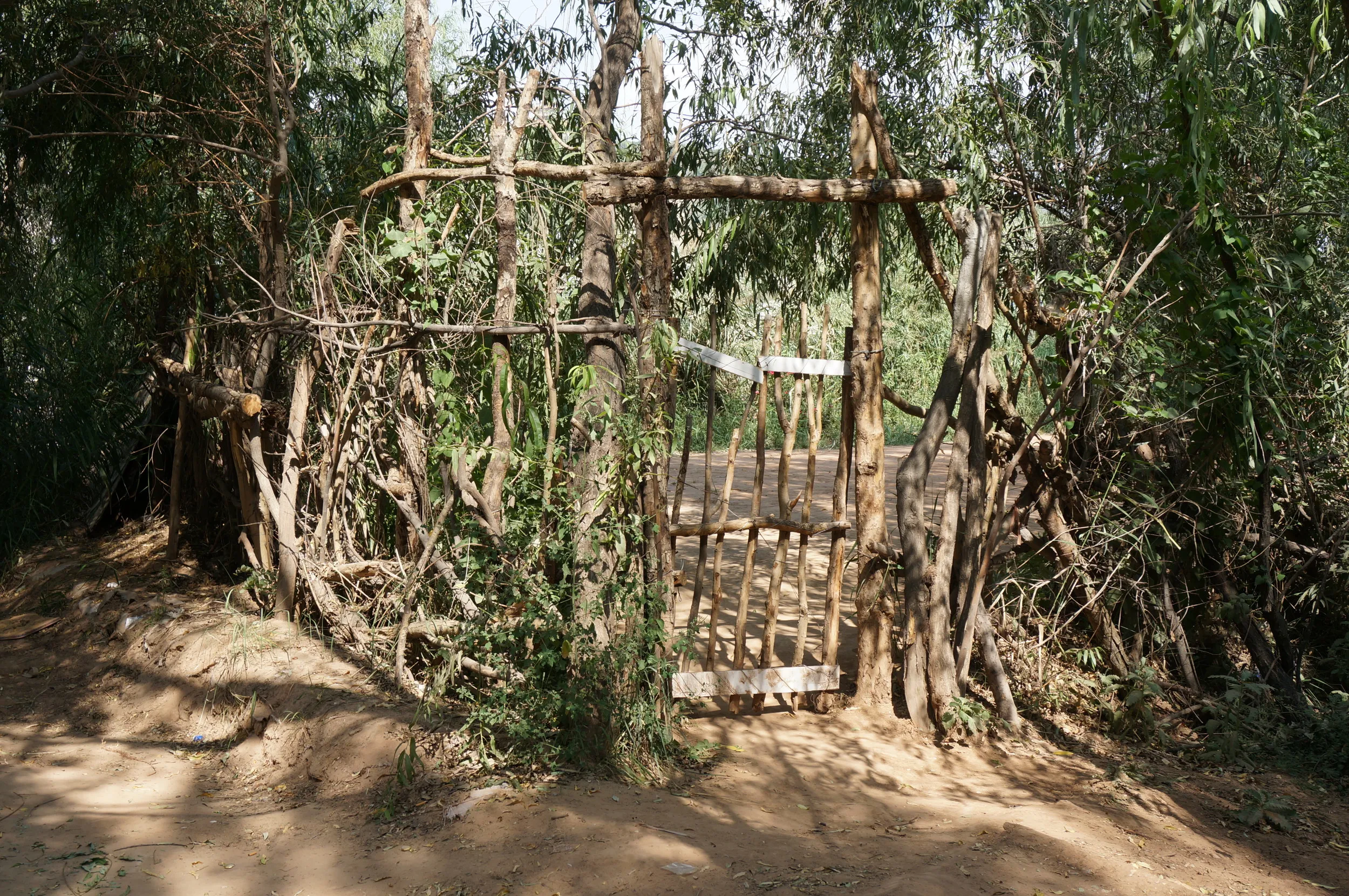 黄河母親像へ向かう