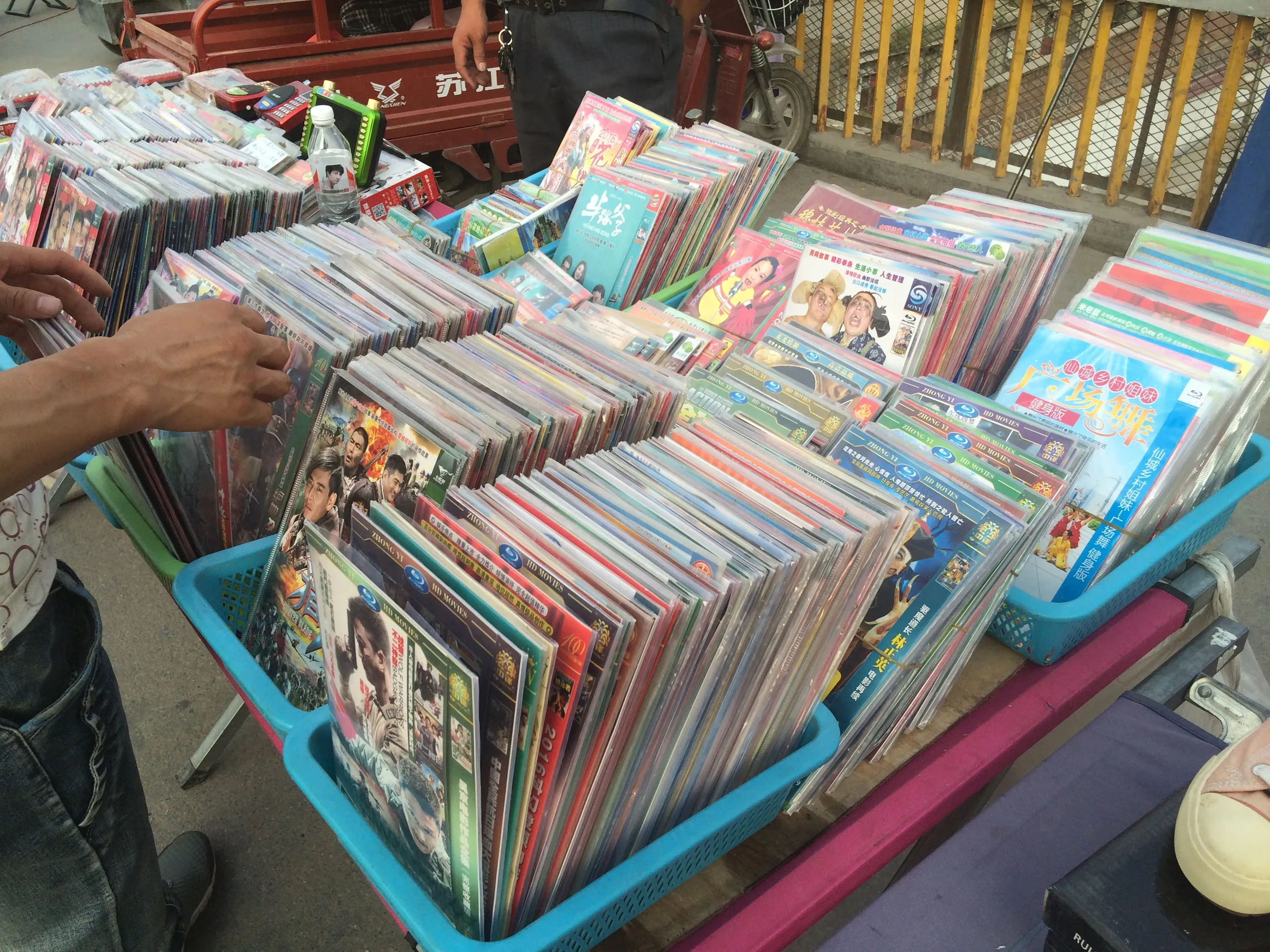 コピー商品バリバリ（死語）売ってますｗ