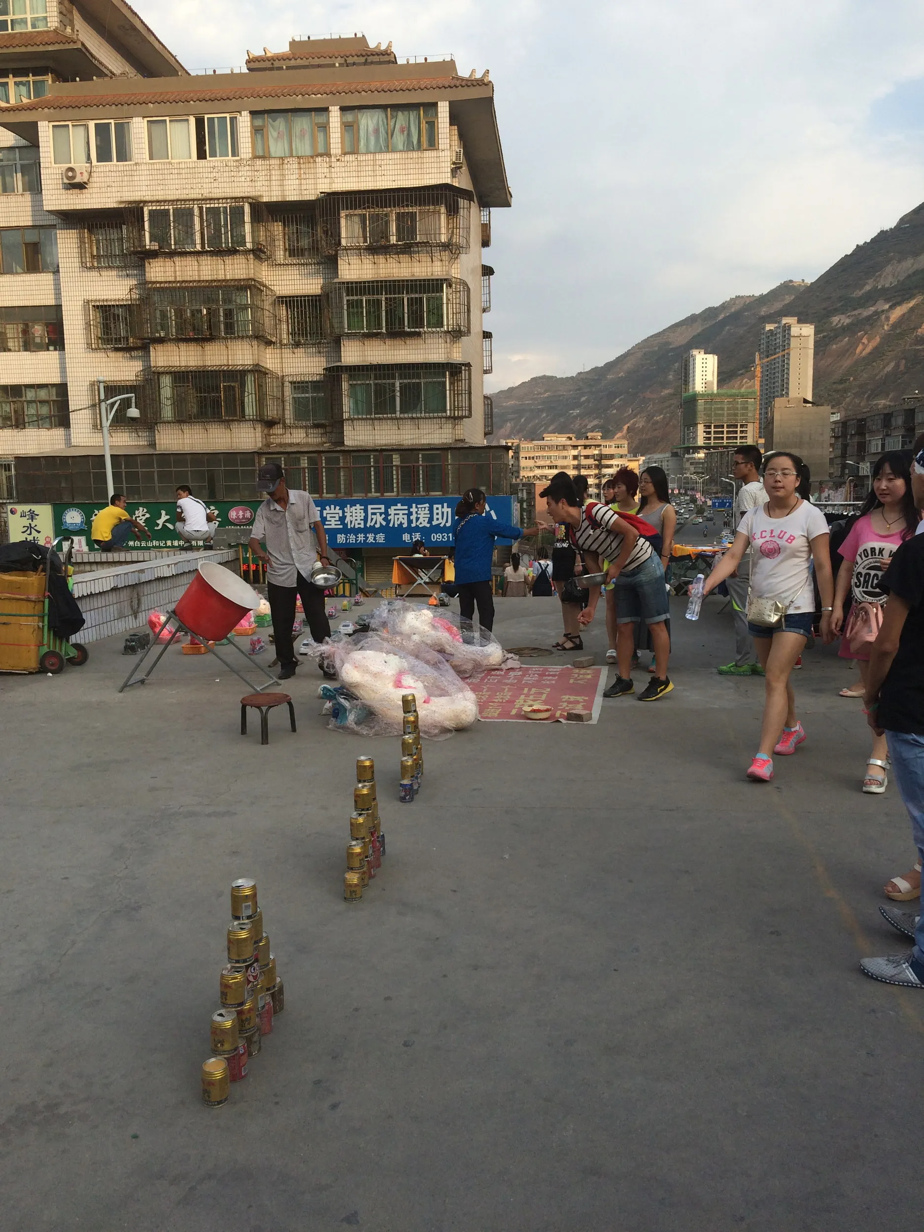 屋台・露店が並ぶ夜市