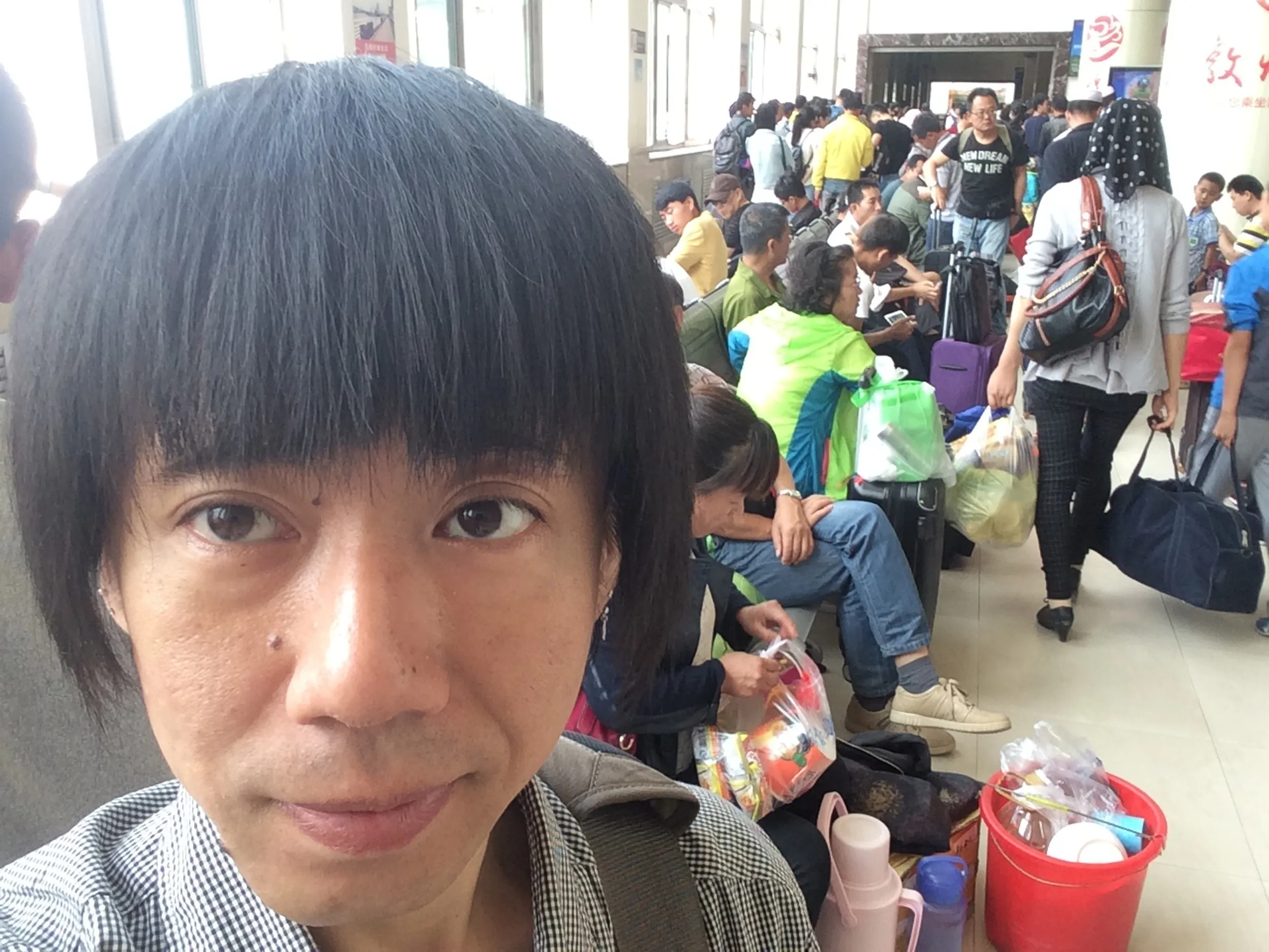 待合室で記念撮影