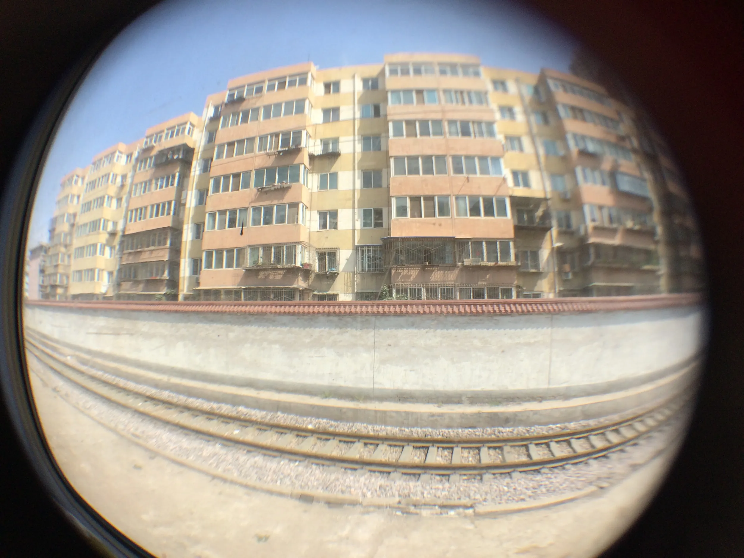 蘭州郊外を車窓から眺める