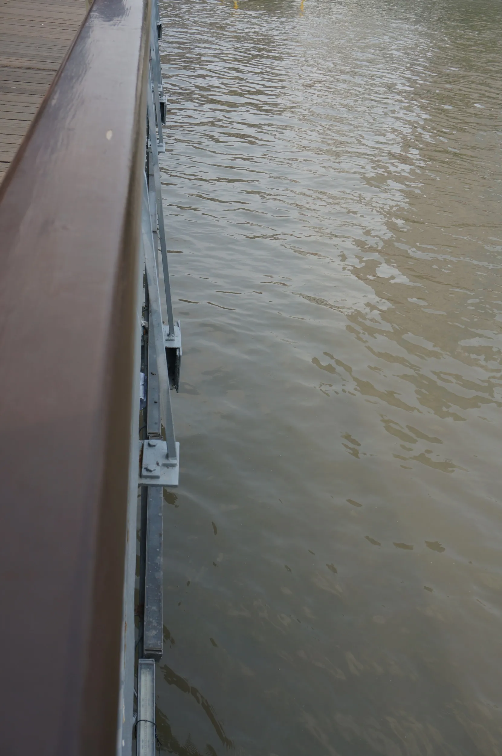 外白渡橋を観光