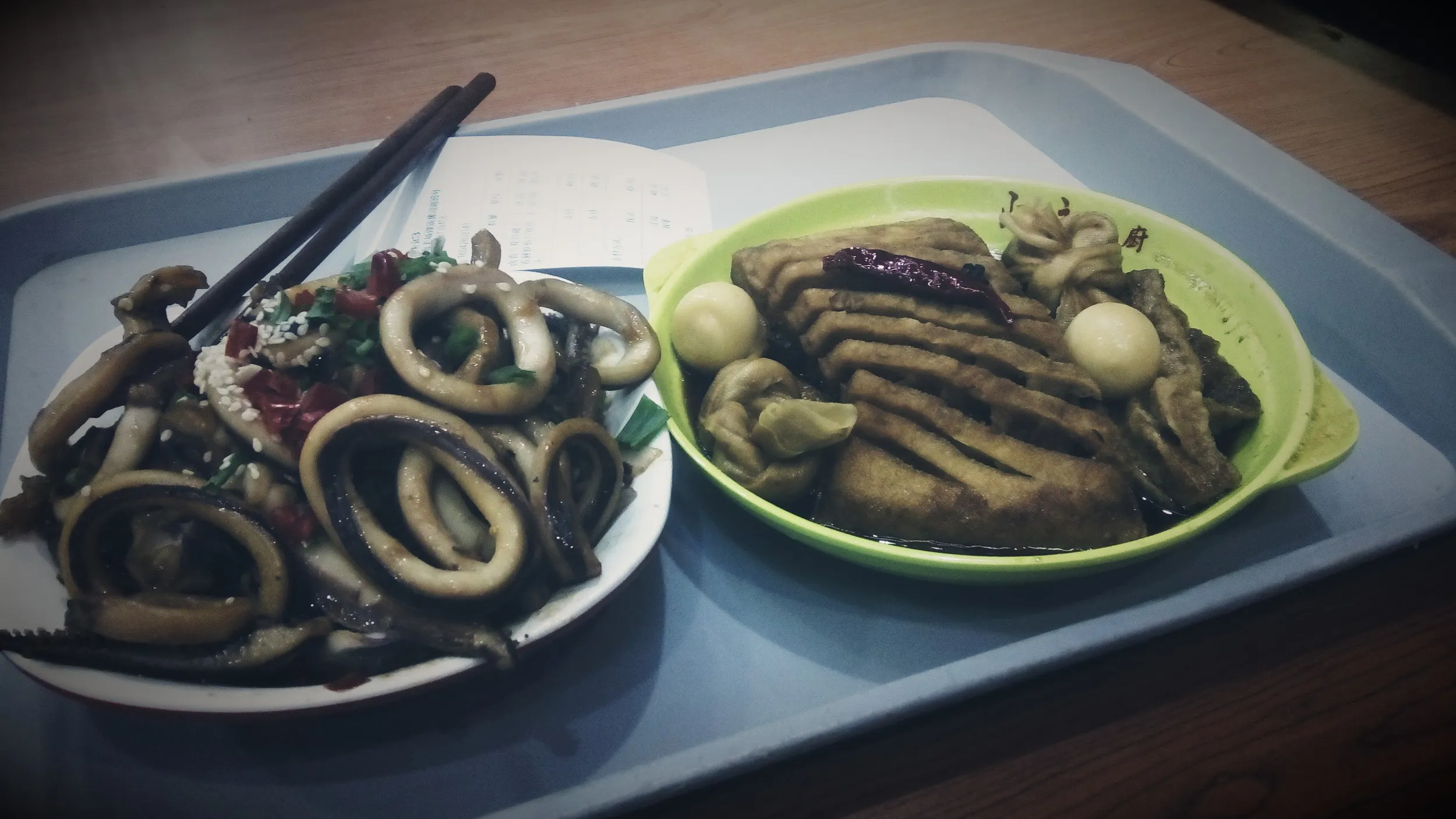 上海老城隍廟小吃広場のイカ炒めと豆腐料理