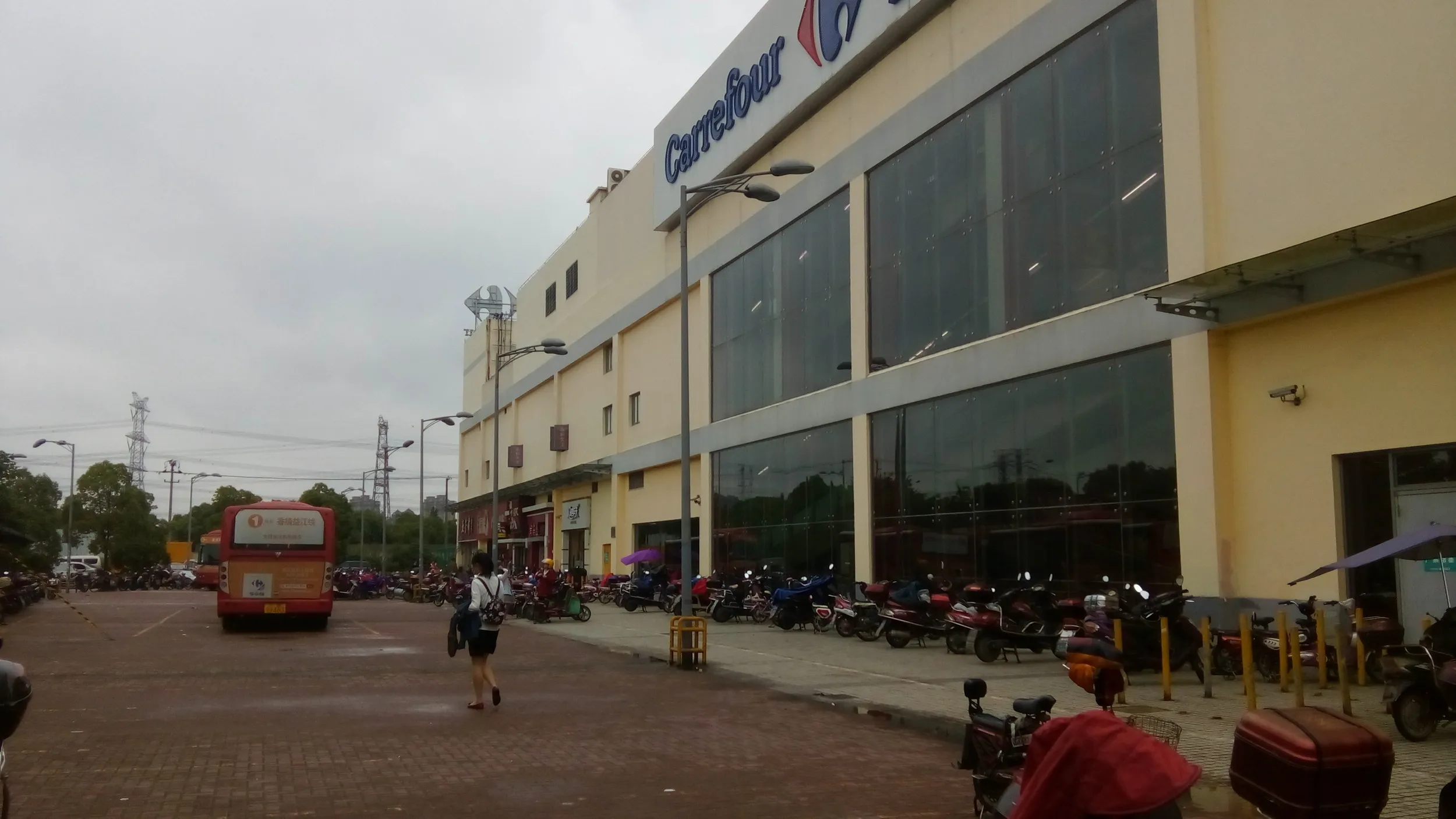 張江のカルフール