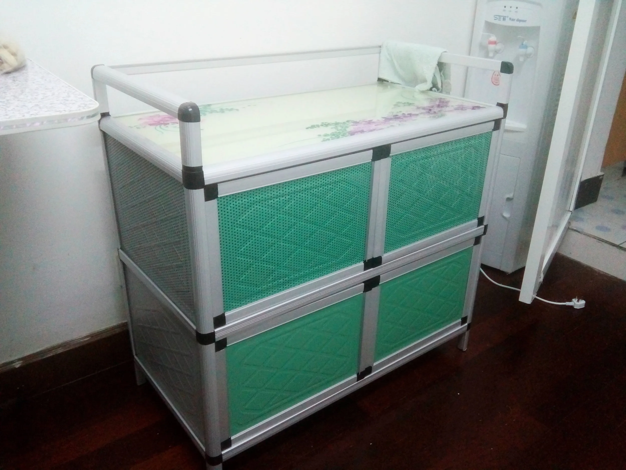 中国ファミマ限定のキティマグカップ