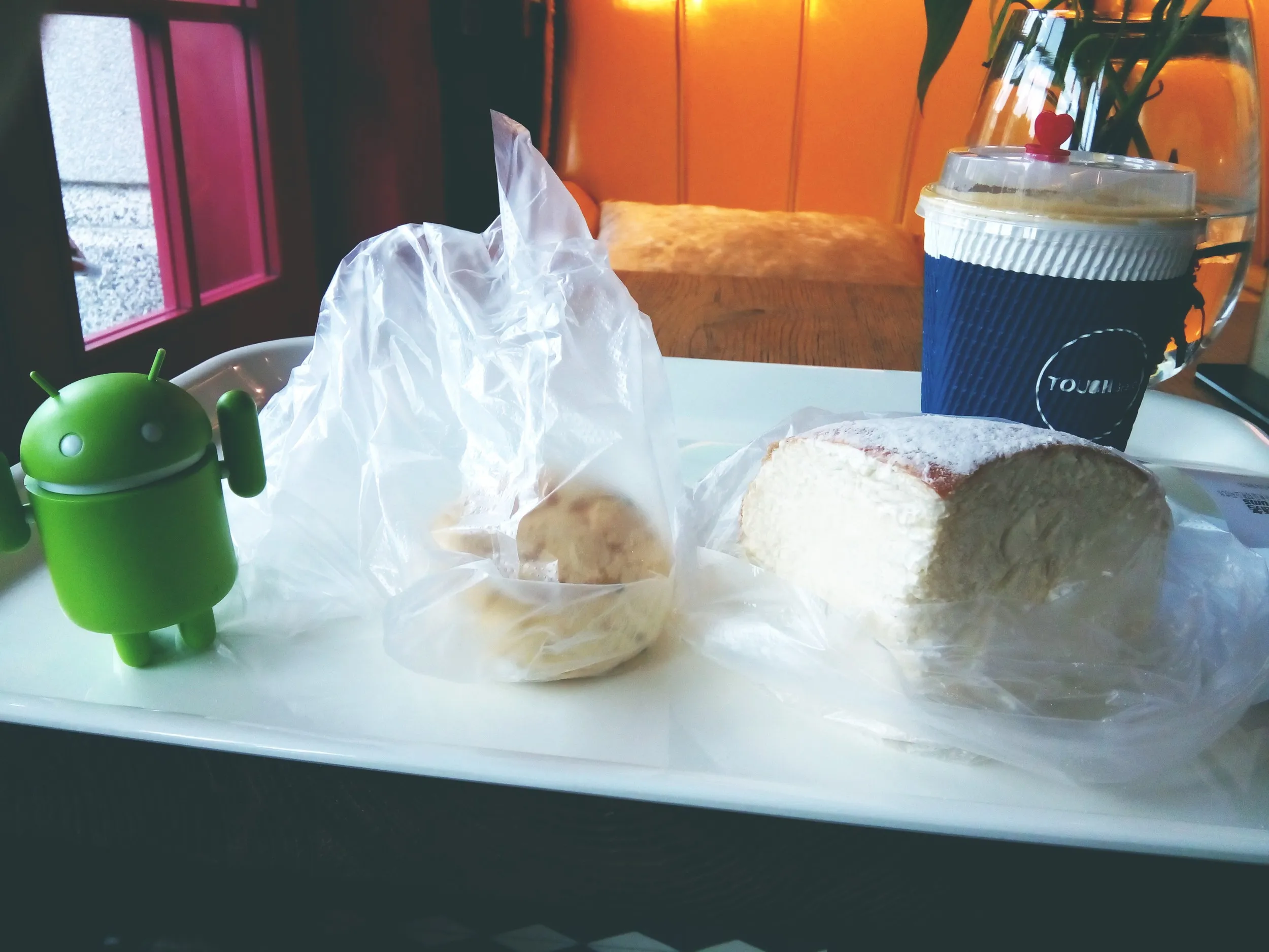 チェーン店のカフェ