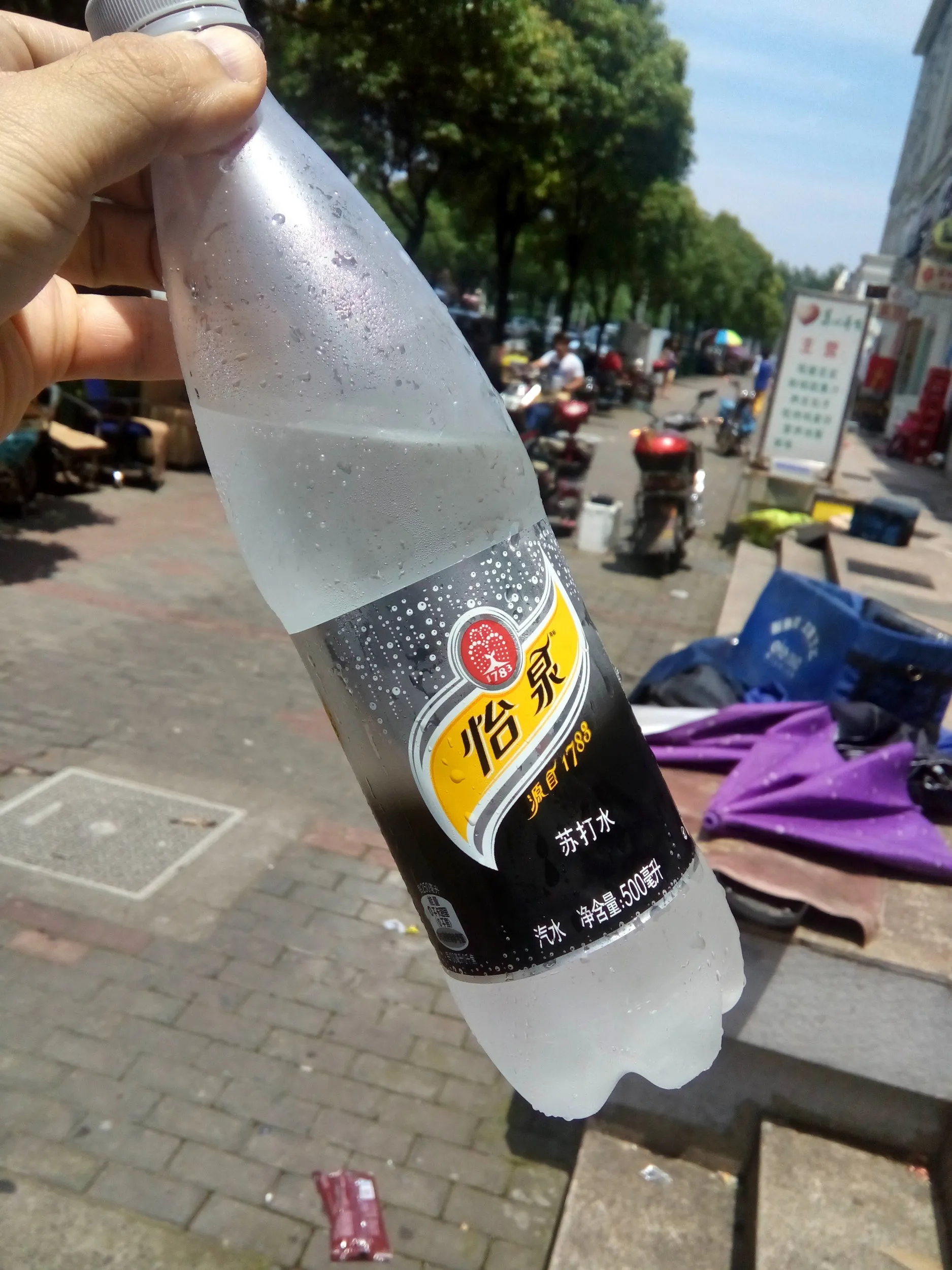 ノンカロリーの炭酸飲料