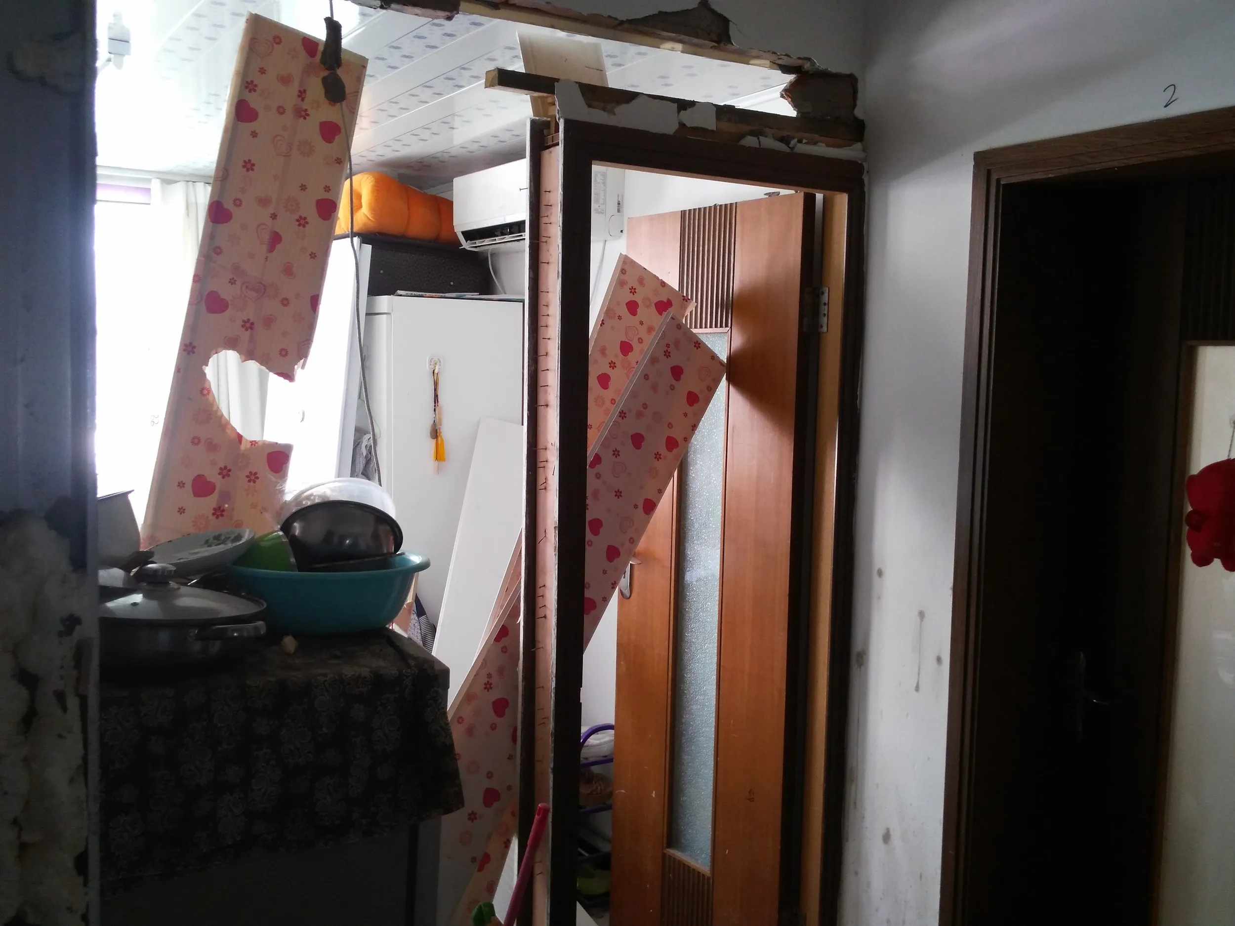 破壊された部屋の様子