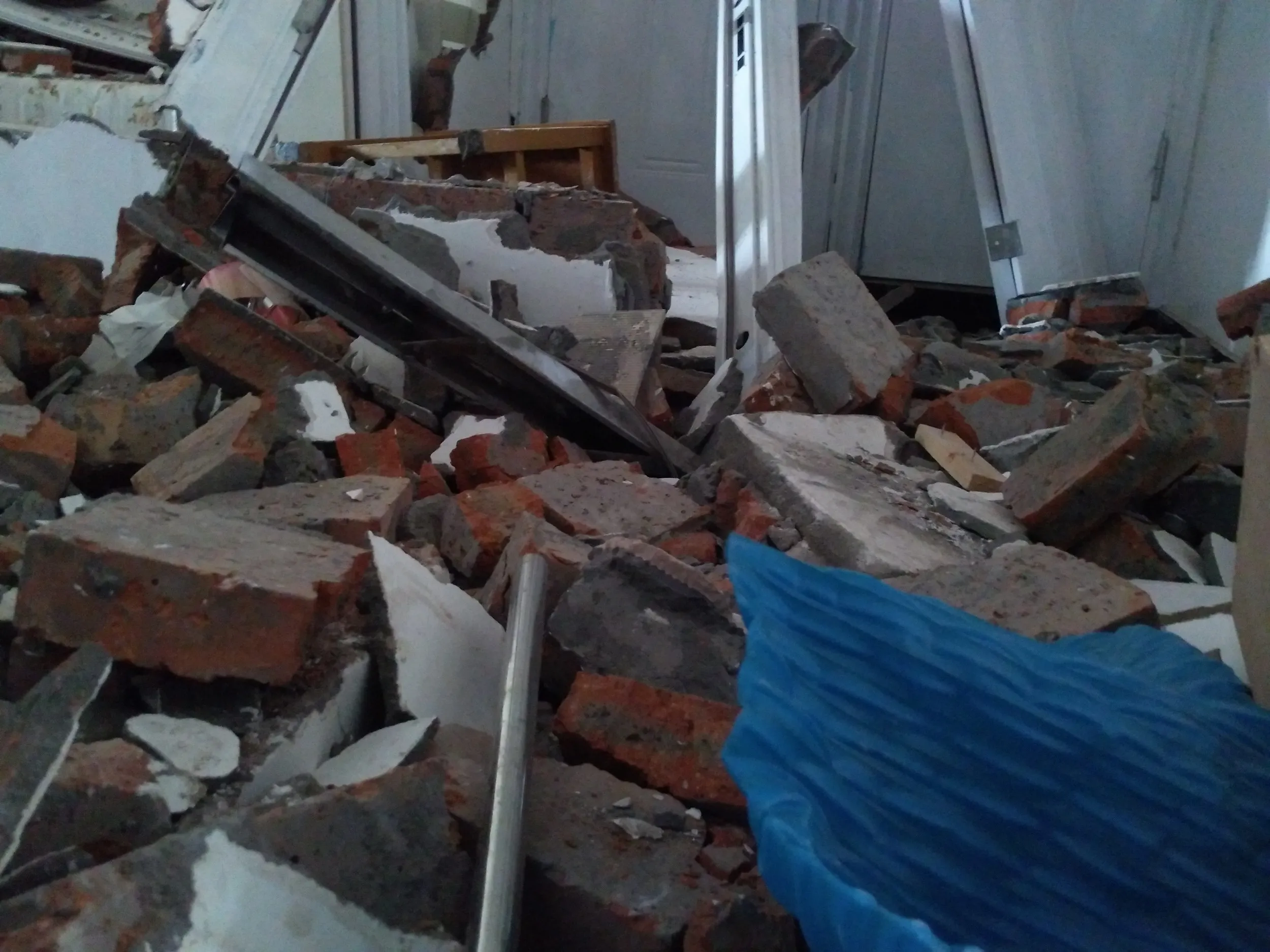 破壊された部屋の様子