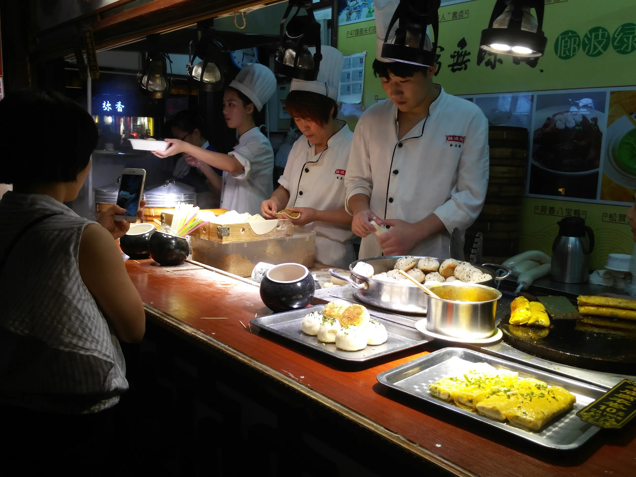 豫園老街の様子