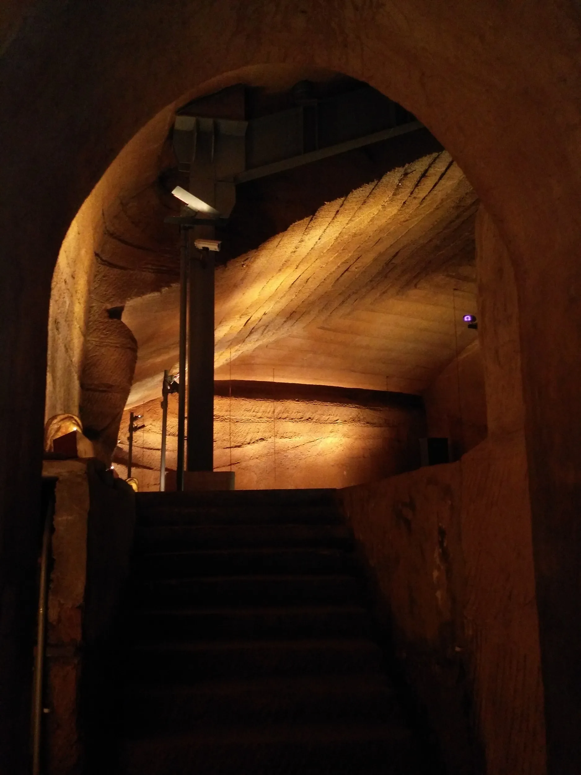 補修された地面