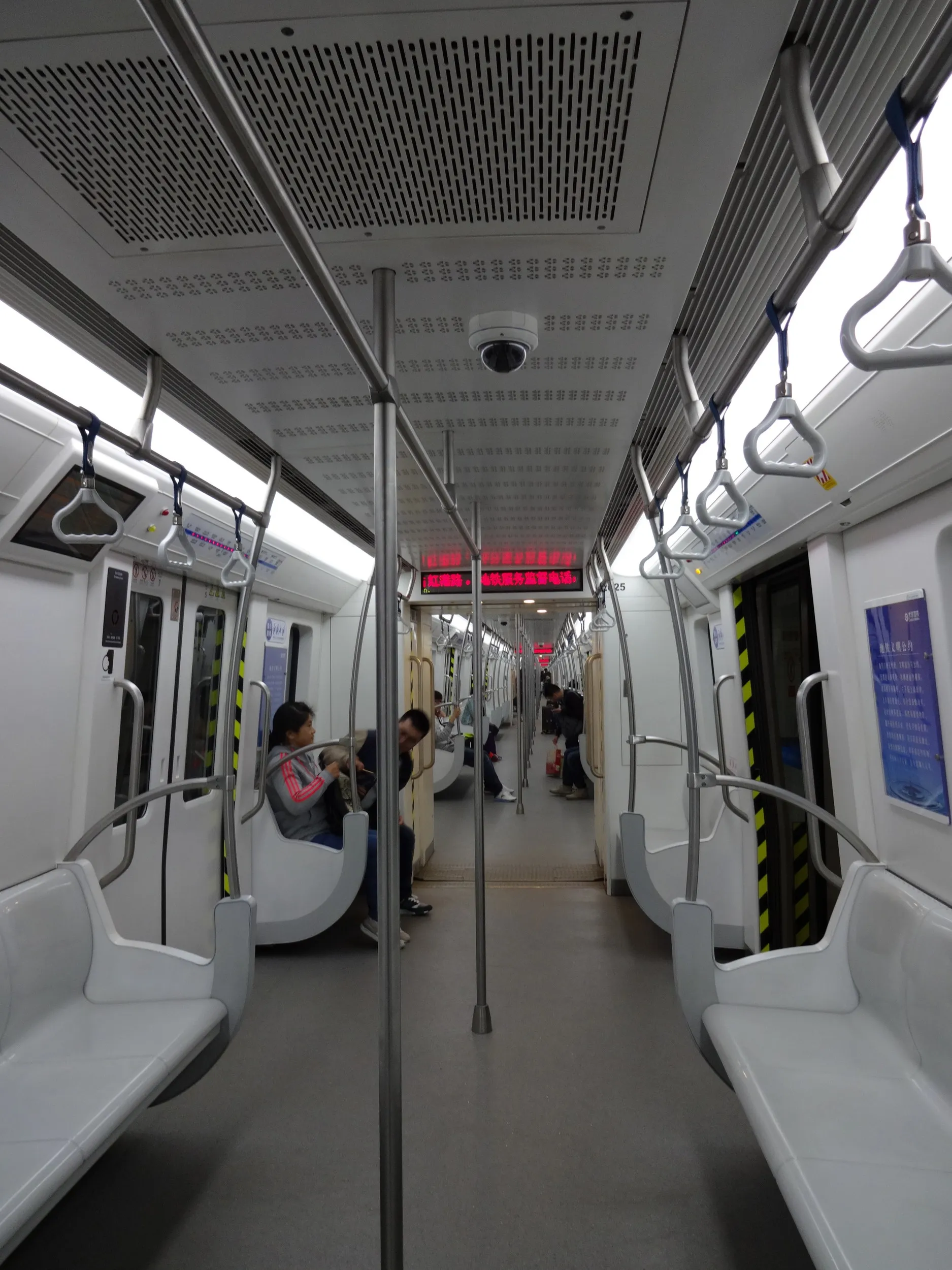 大連の地下鉄車内