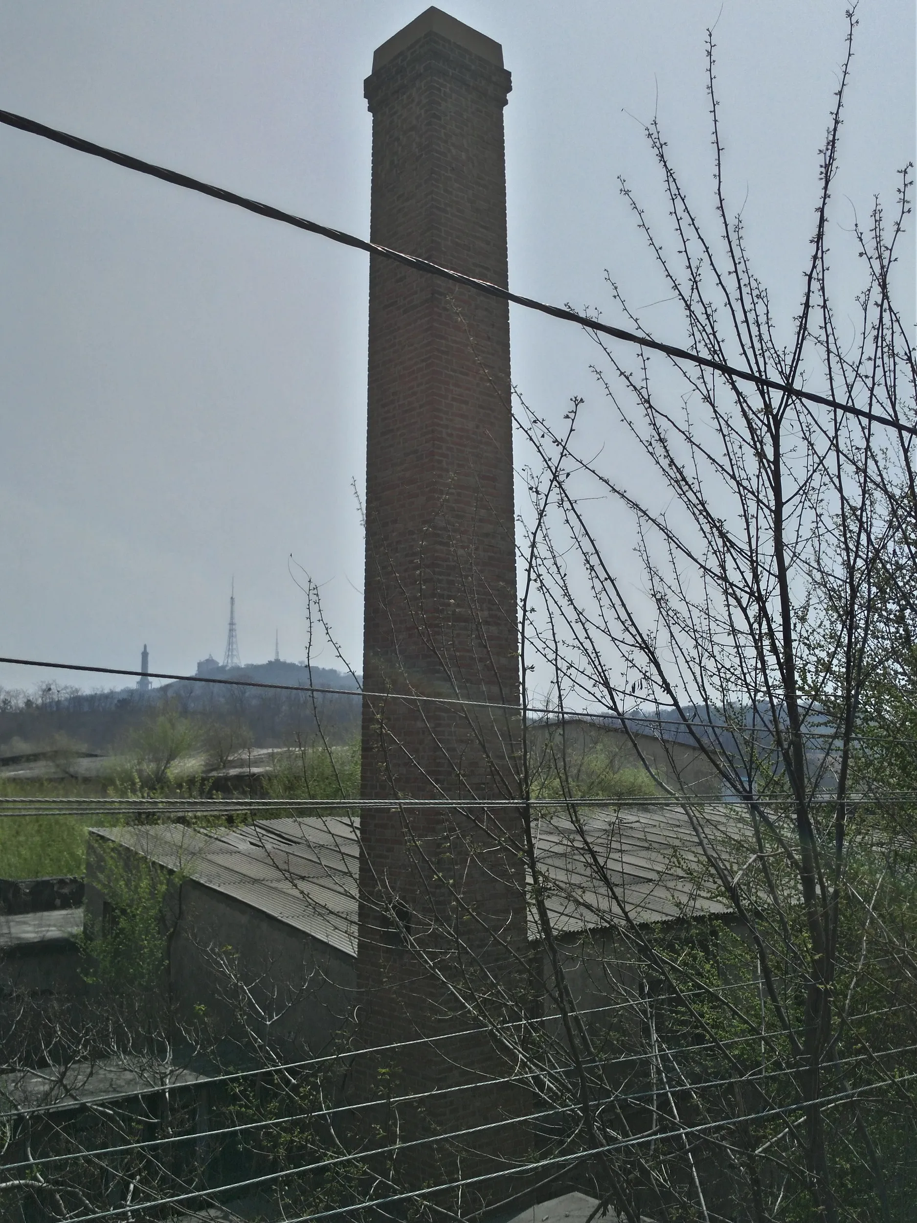 煙突のある家屋