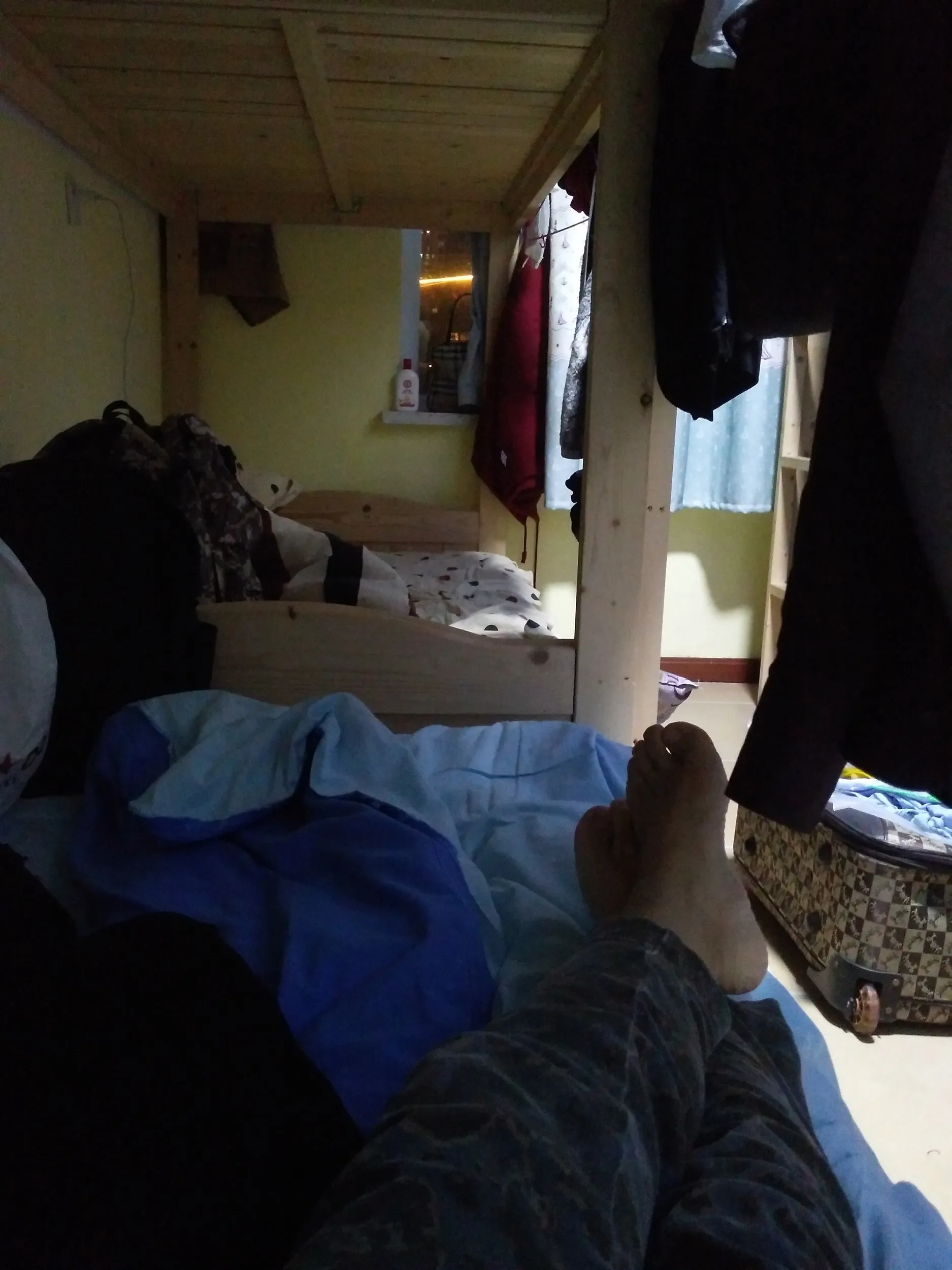 ユースホステルの部屋（タコ部屋）