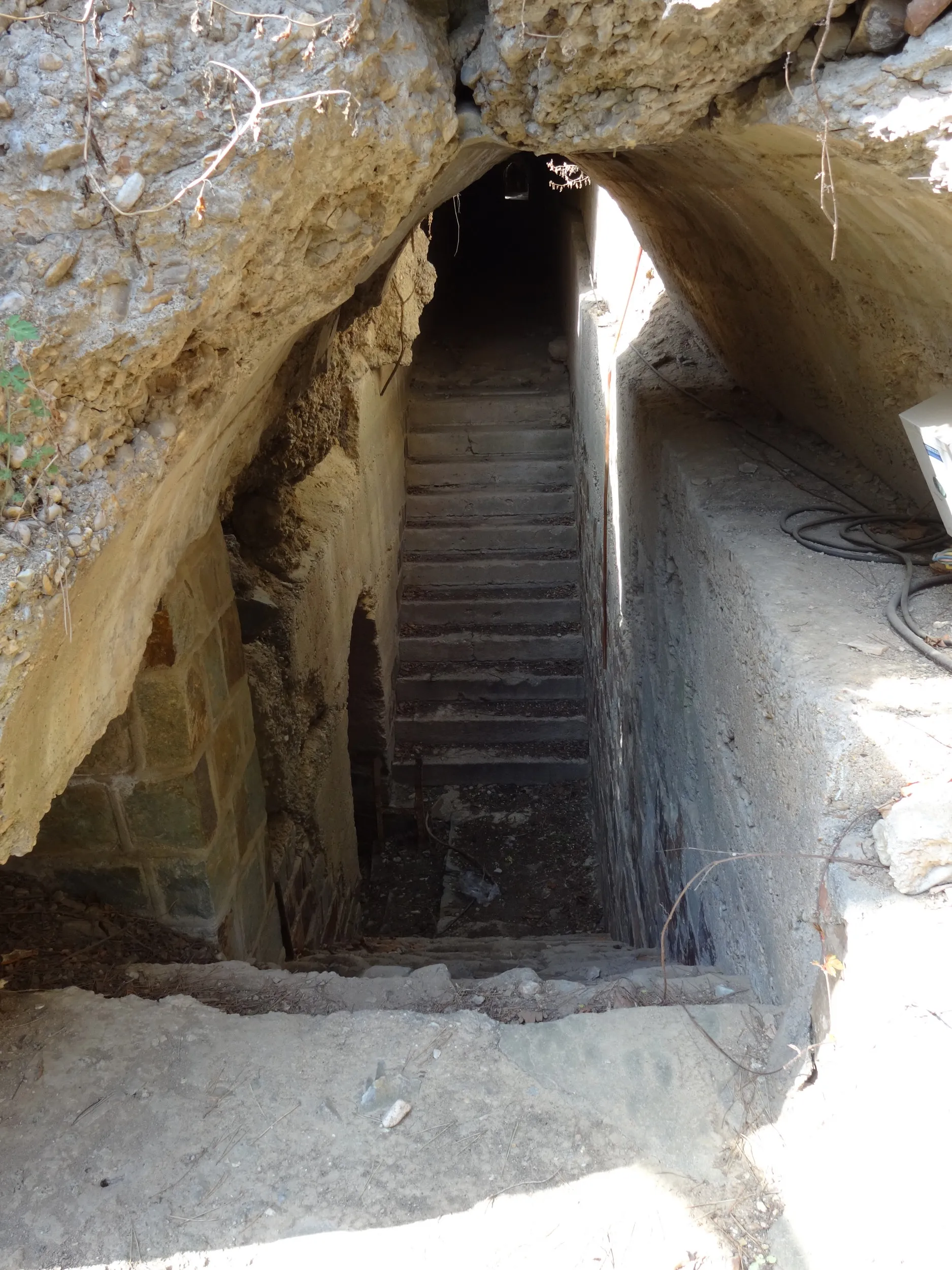 北堡塁の塹壕内部