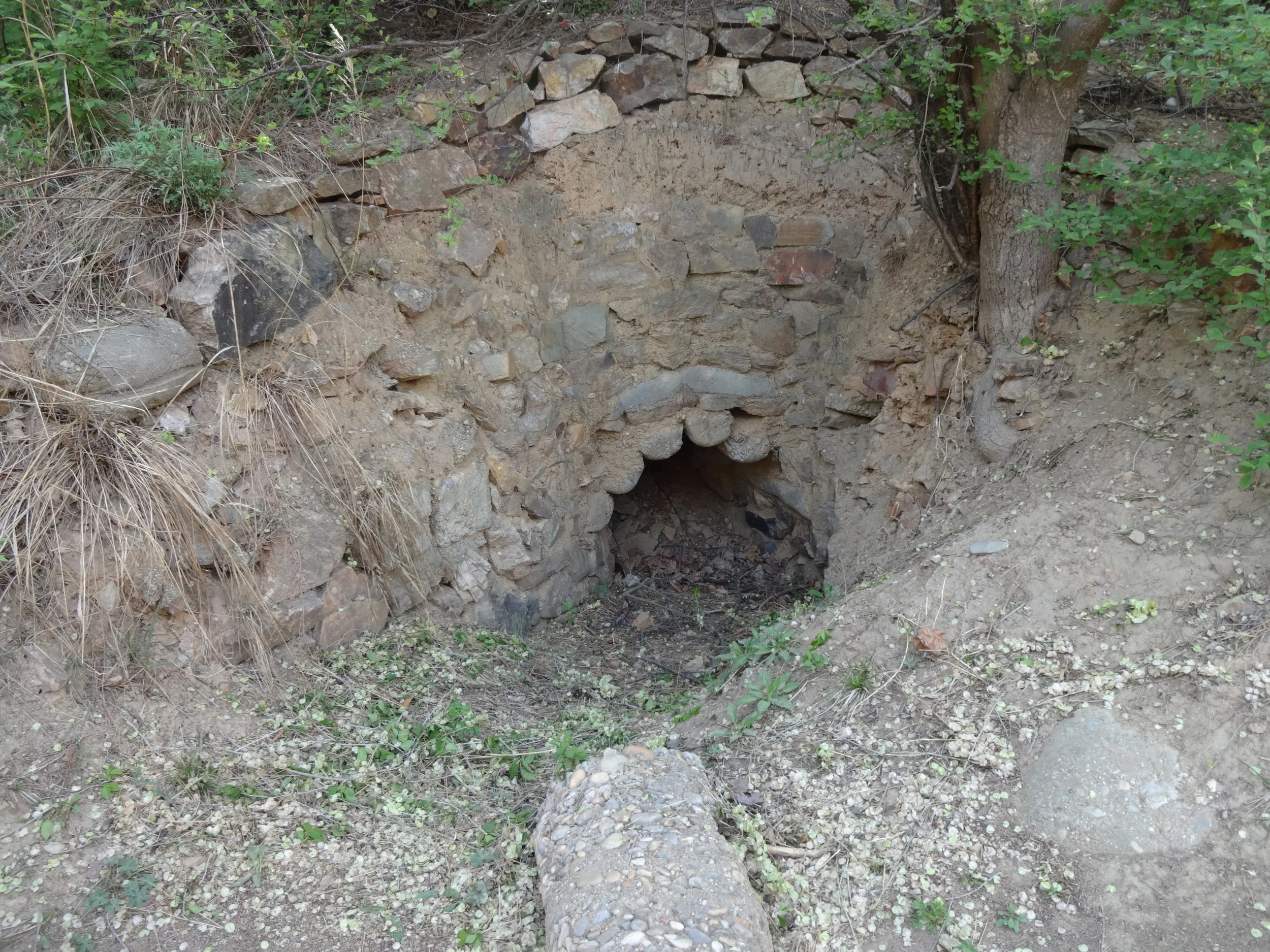 破壊された周辺