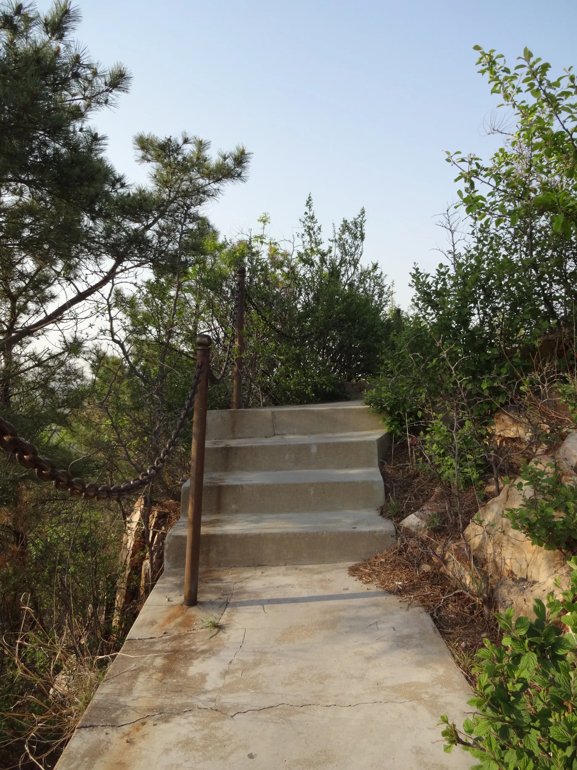 満州戦蹟保存会の記念碑